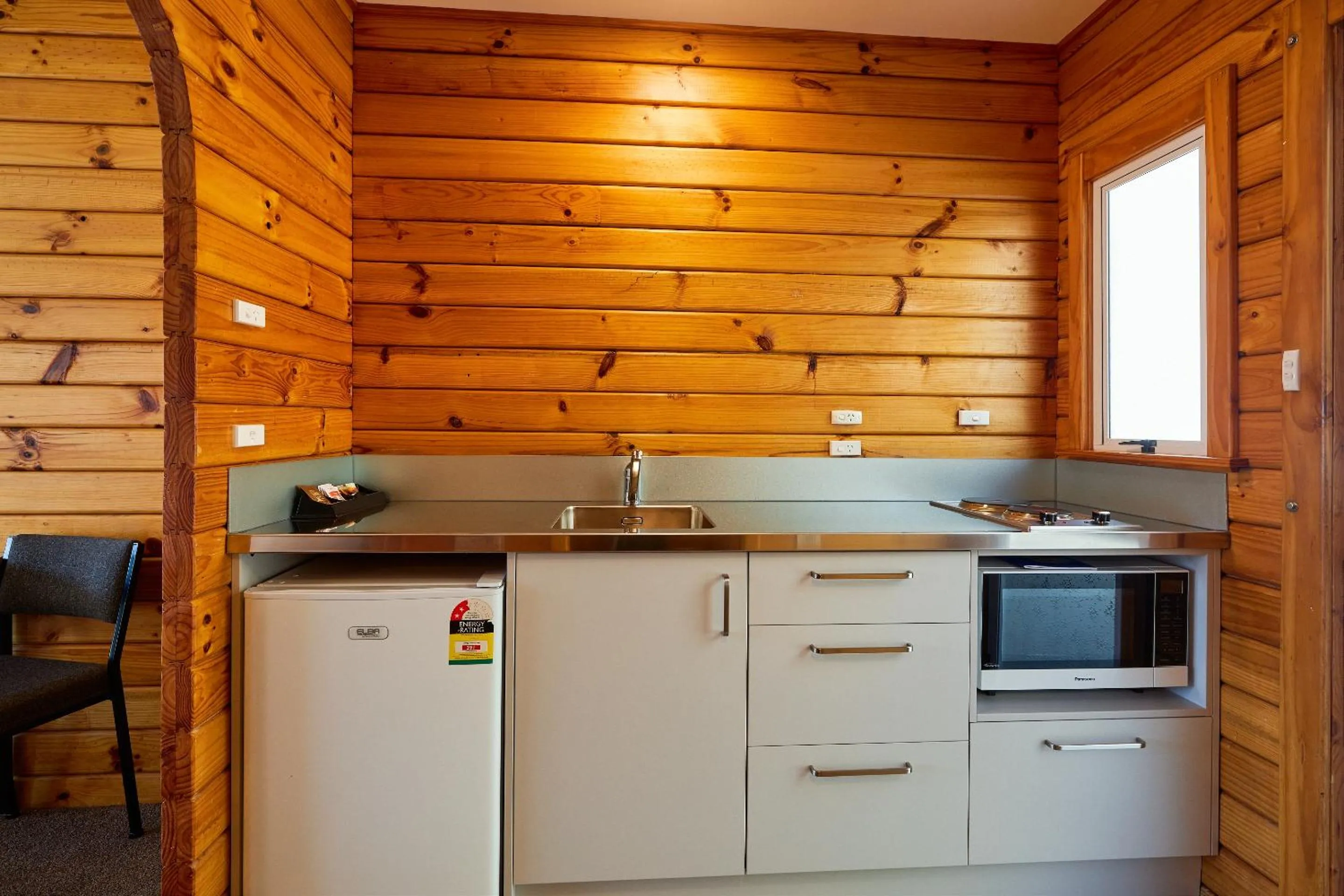 Kitchen or kitchenette in Panorama Motel