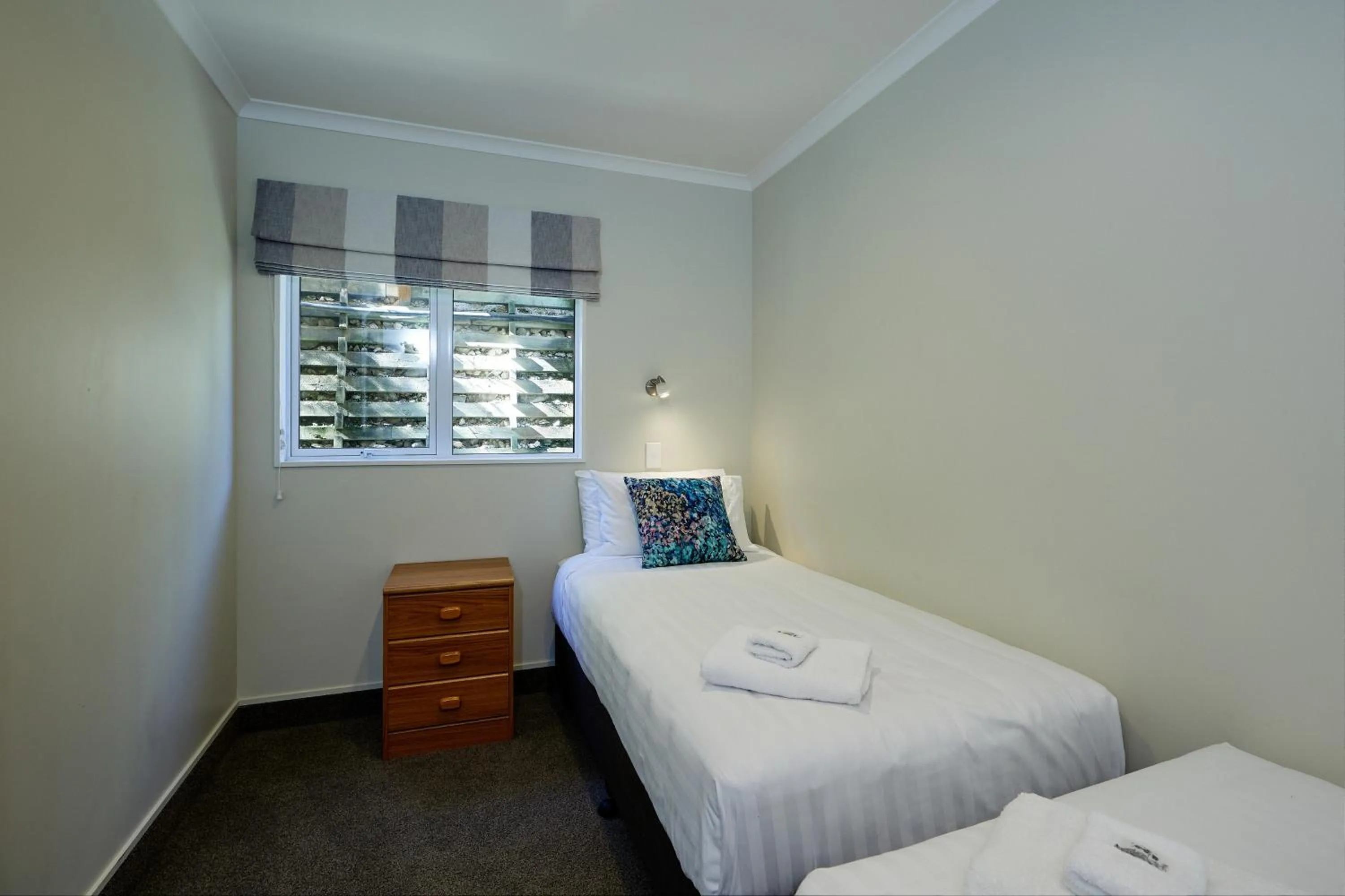 Bedroom, Bed in Panorama Motel