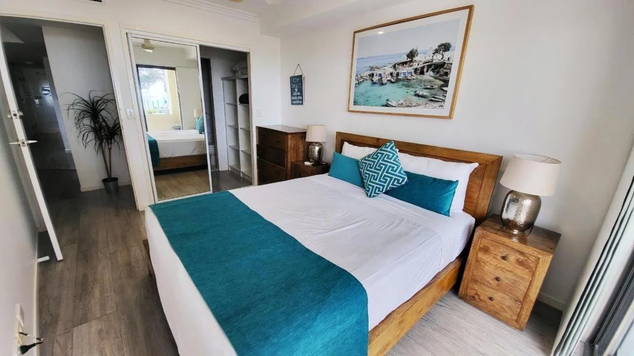 Bed in Eden by the Bay