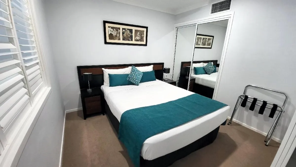 Bed in Eden by the Bay