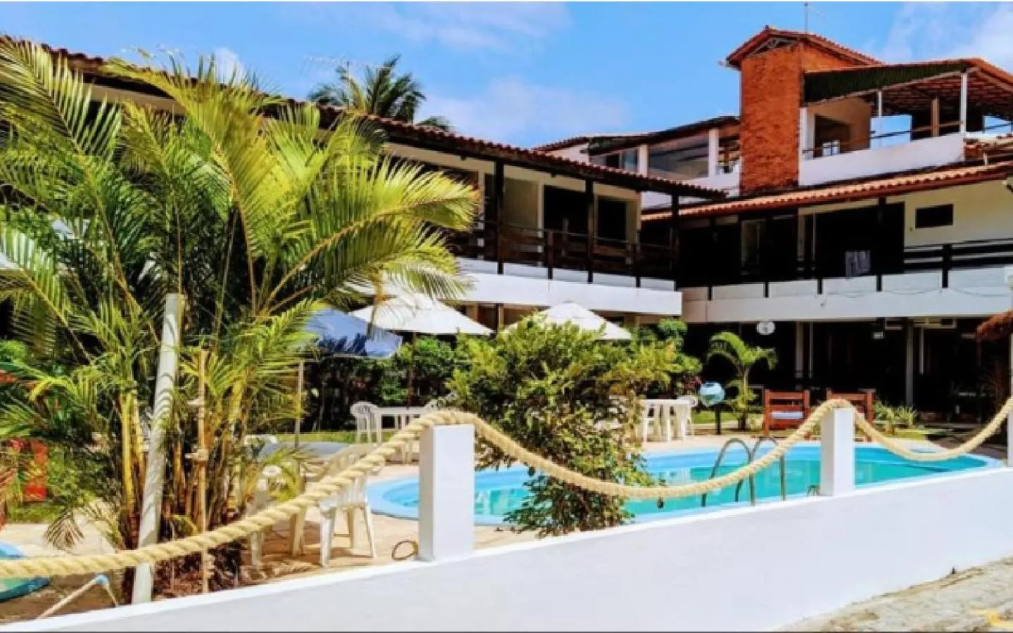 Swimming pool in Pousada Luz do Porto