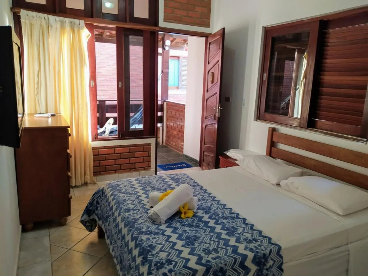 Photo of the whole room, Bed in Pousada Luz do Porto