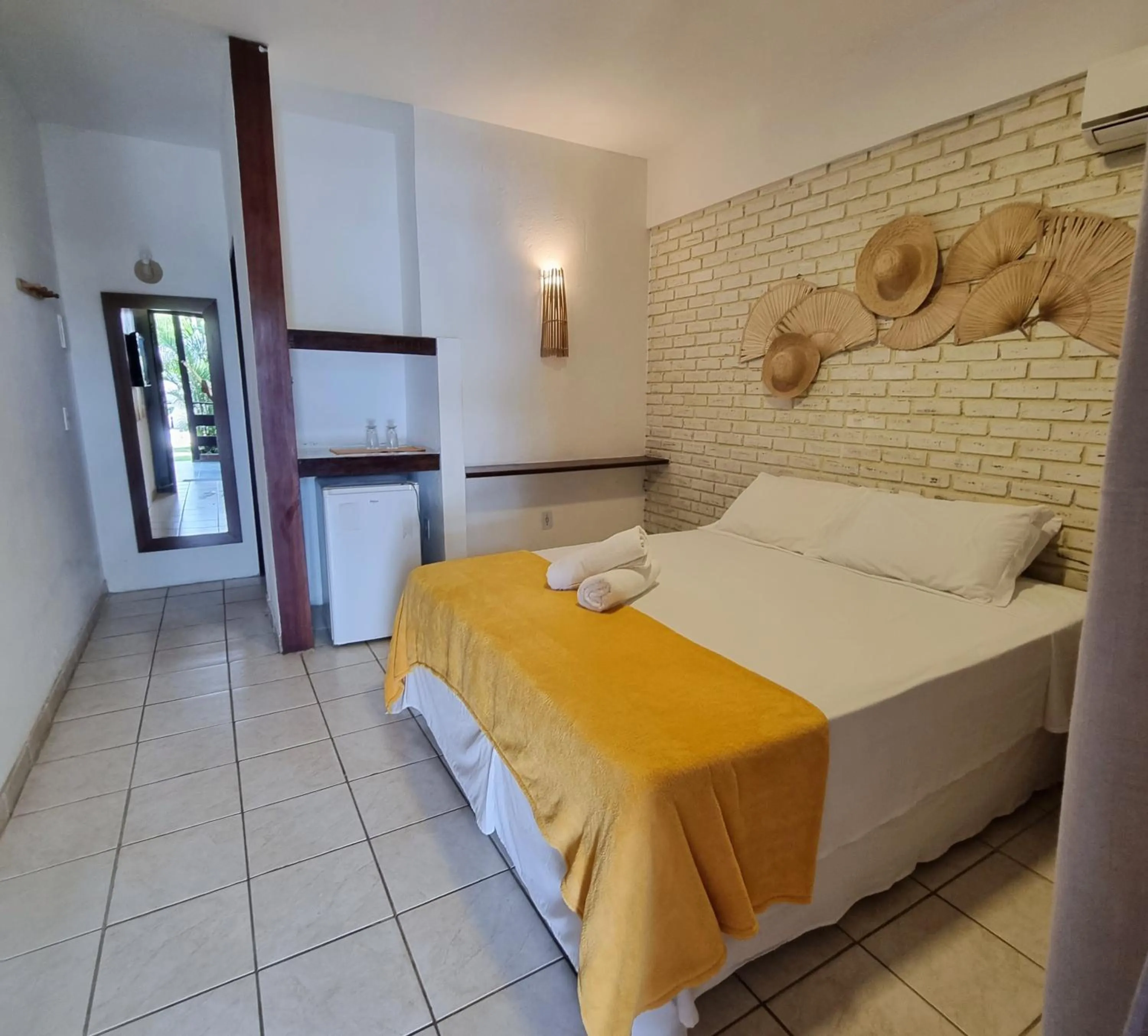 Photo of the whole room, Bed in Pousada Luz do Porto