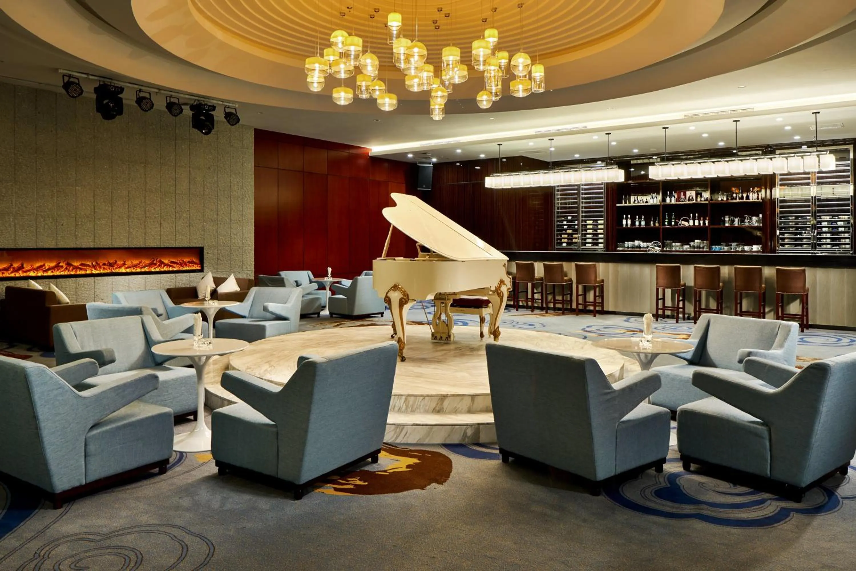 Lounge or bar in Crowne Plaza Ordos, an IHG Hotel