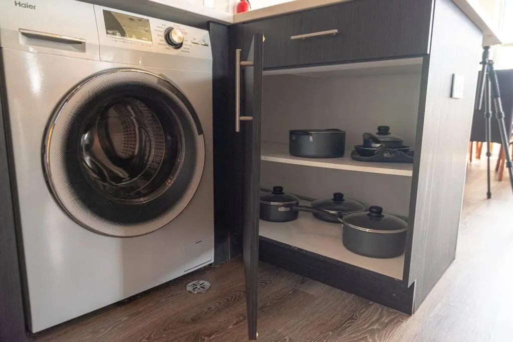 McCormick Place Luxurious and Spacious 3BR in Downtown Chicago with Optional Parking Sleeps 10 guests