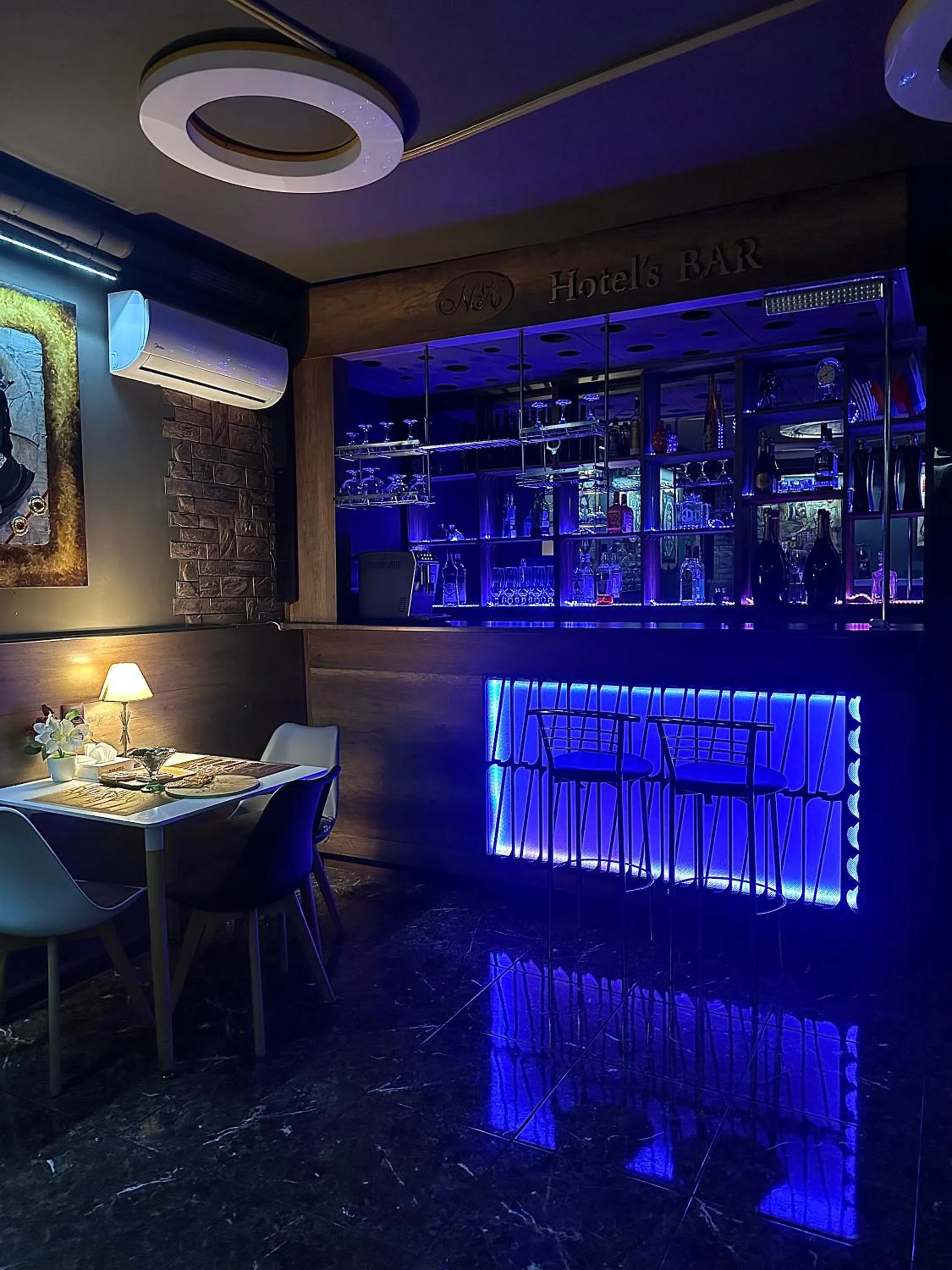 Restaurant/places to eat in NAVA Hotel Yerevan