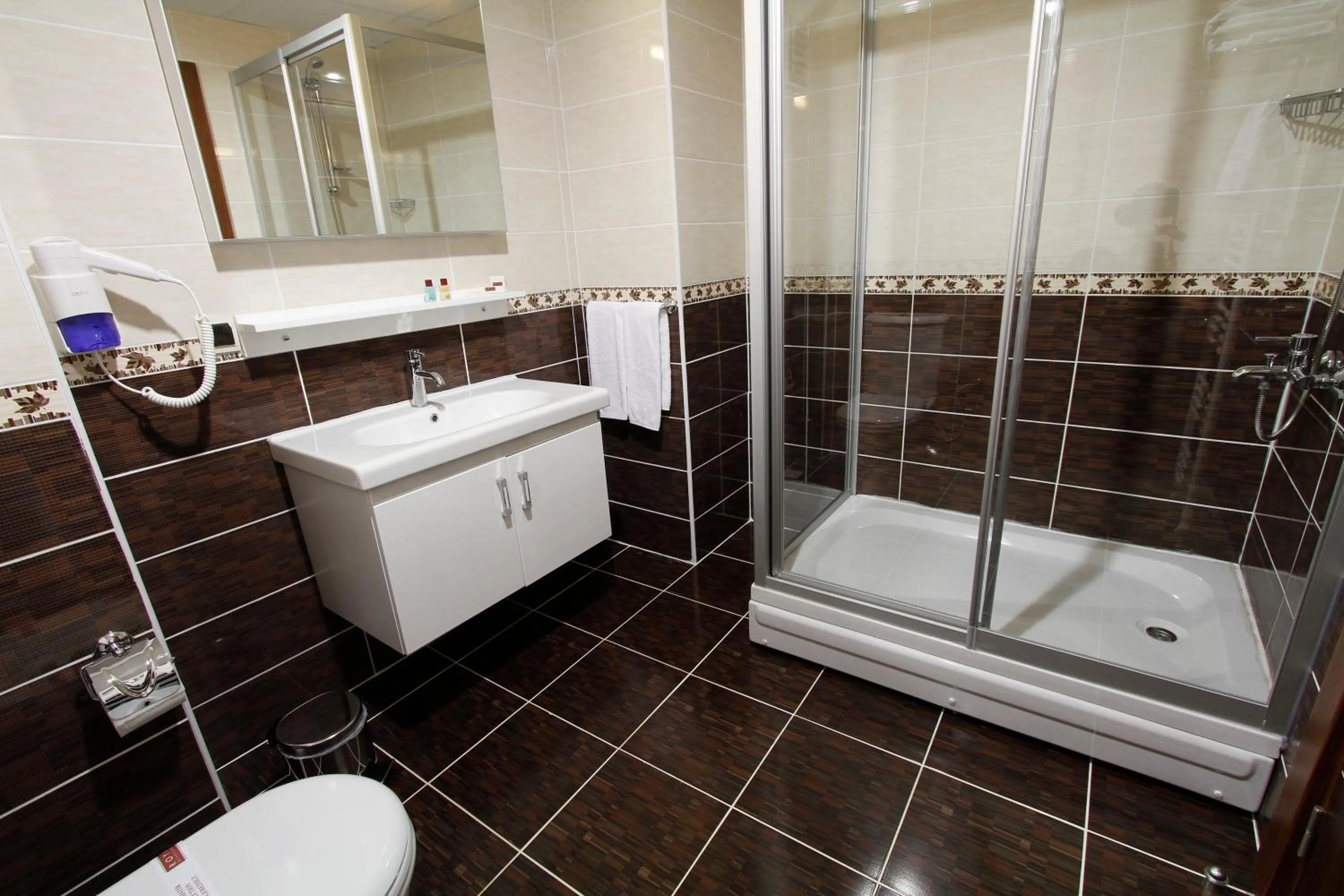 Bathroom in Royal Bilgic Hotel