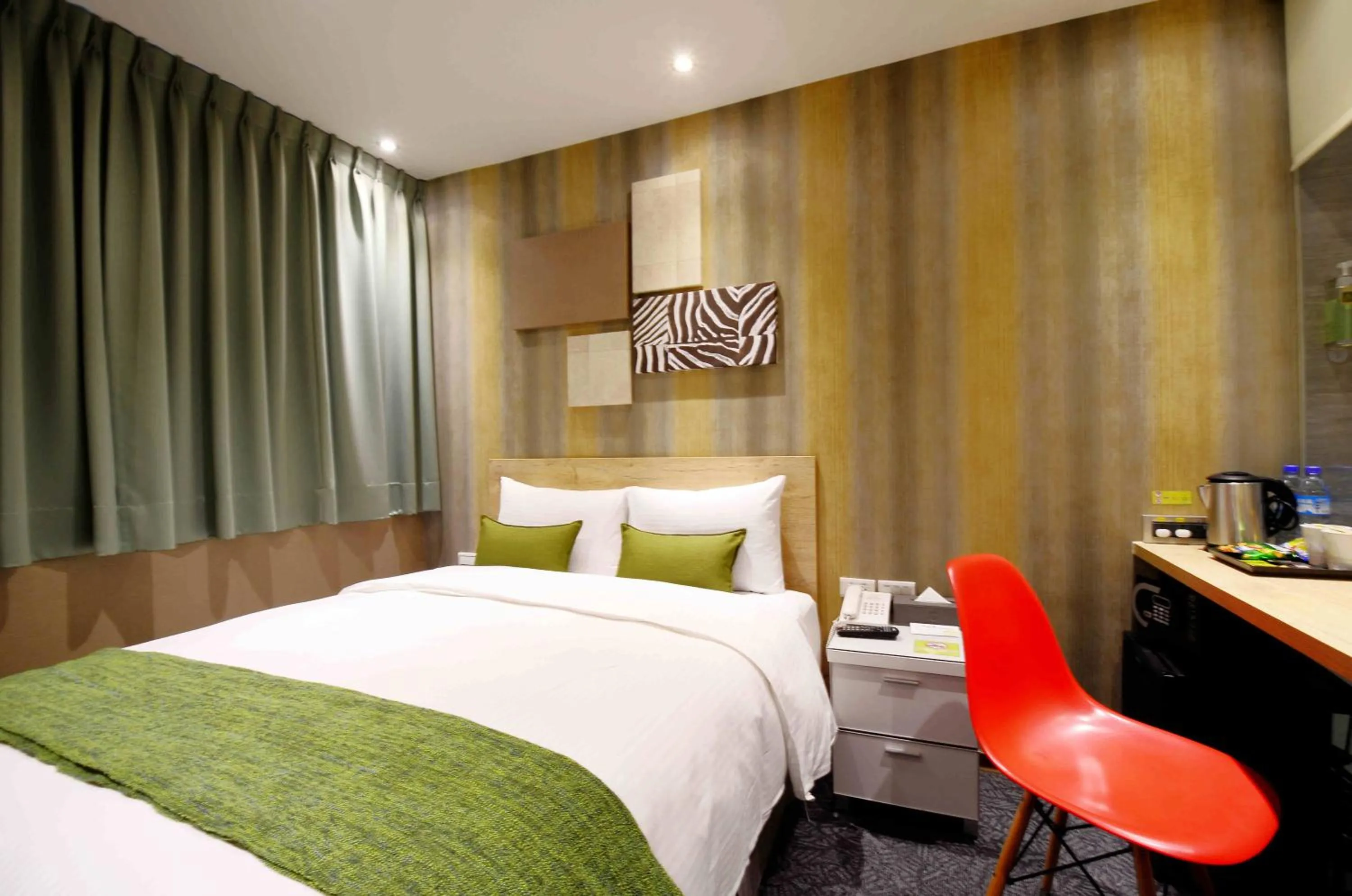 Photo of the whole room, Bed in ARK Hotel - Dongmen