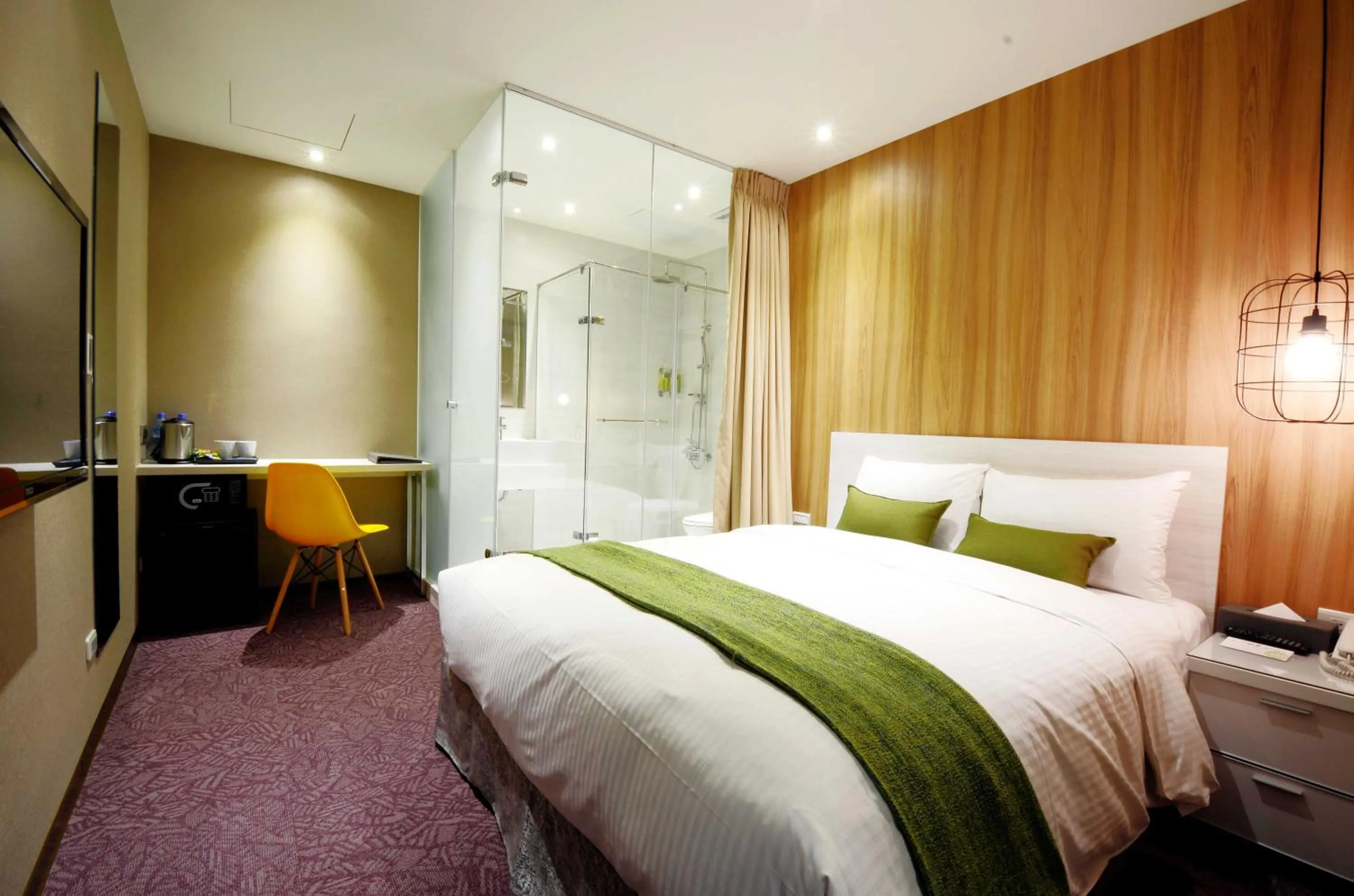 Photo of the whole room, Bed in ARK Hotel - Dongmen