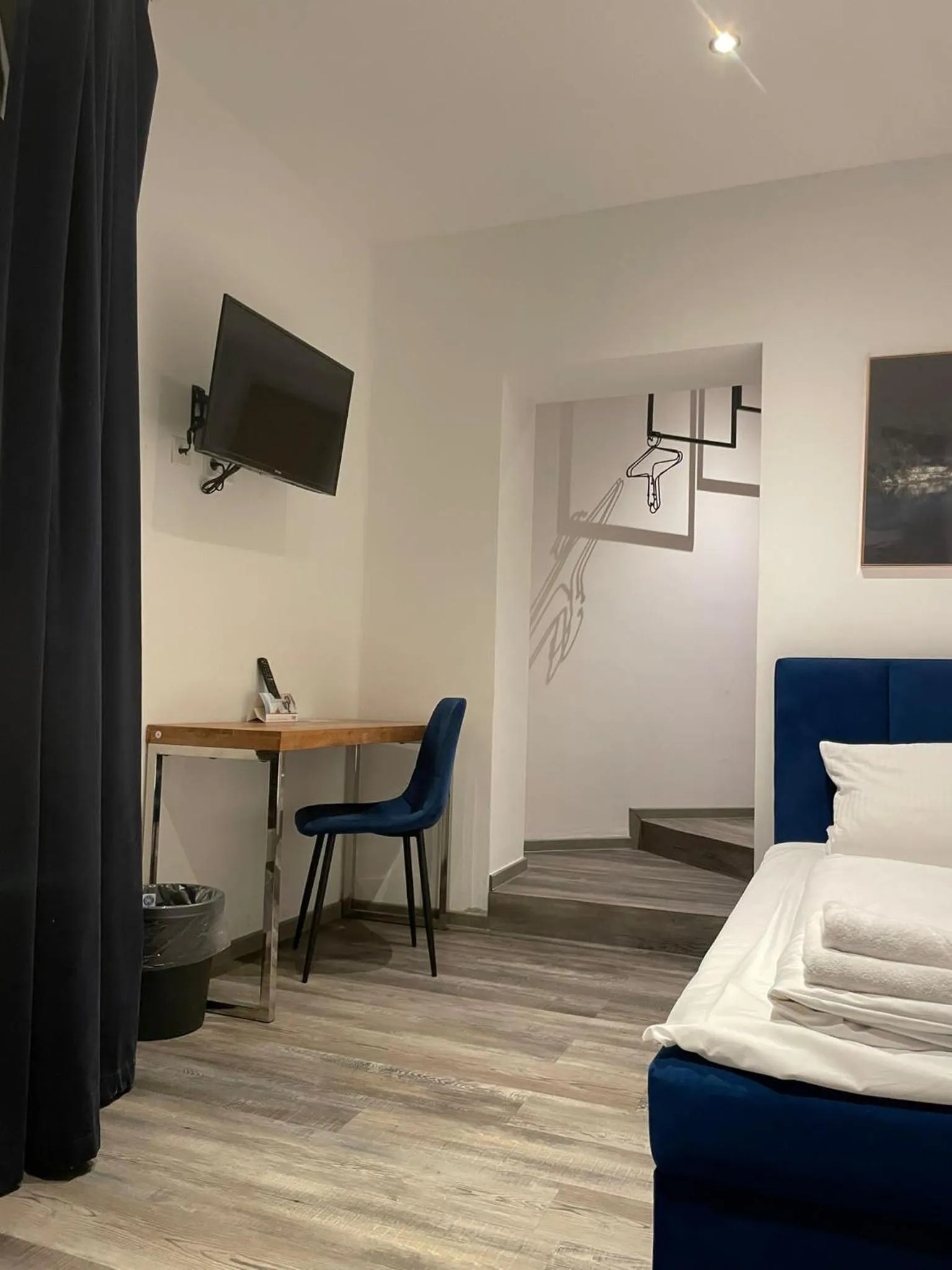 Photo of the whole room, Bed in Vintage Hotel Köln Pulheim - Kostenlose Parkplätze