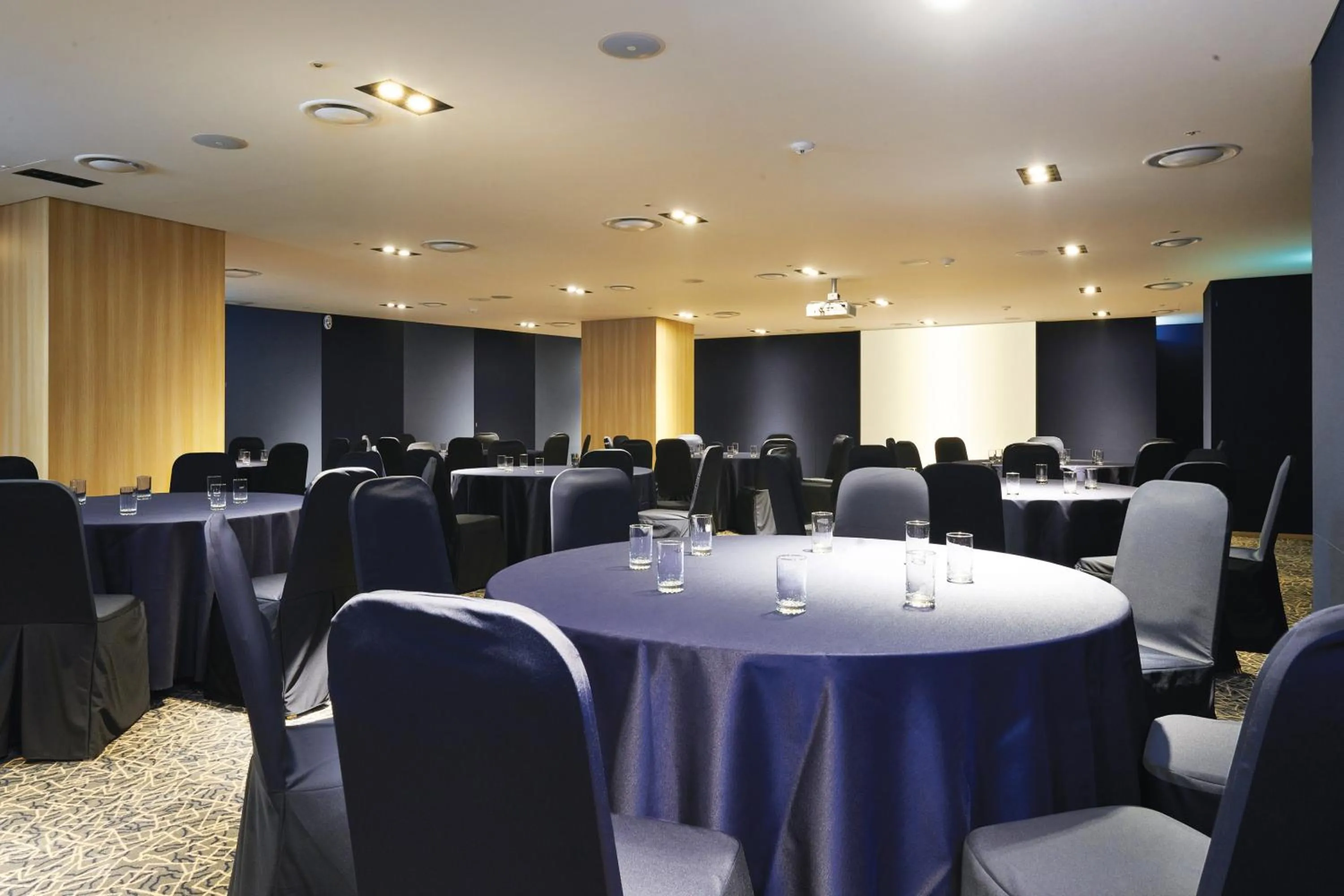 Traum Valley Hotel - formerly jeongseon intoraon hotel