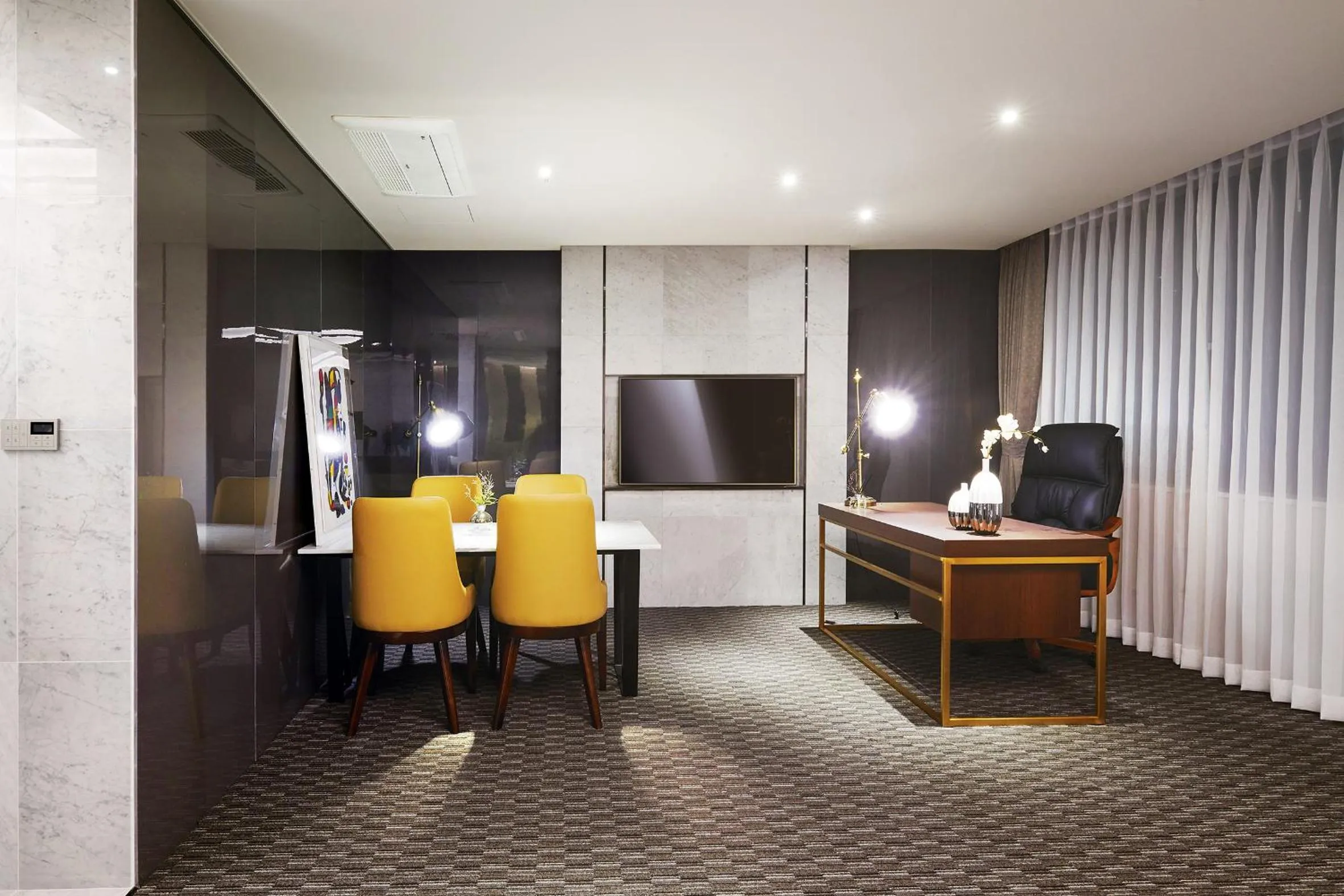 Traum Valley Hotel - formerly jeongseon intoraon hotel