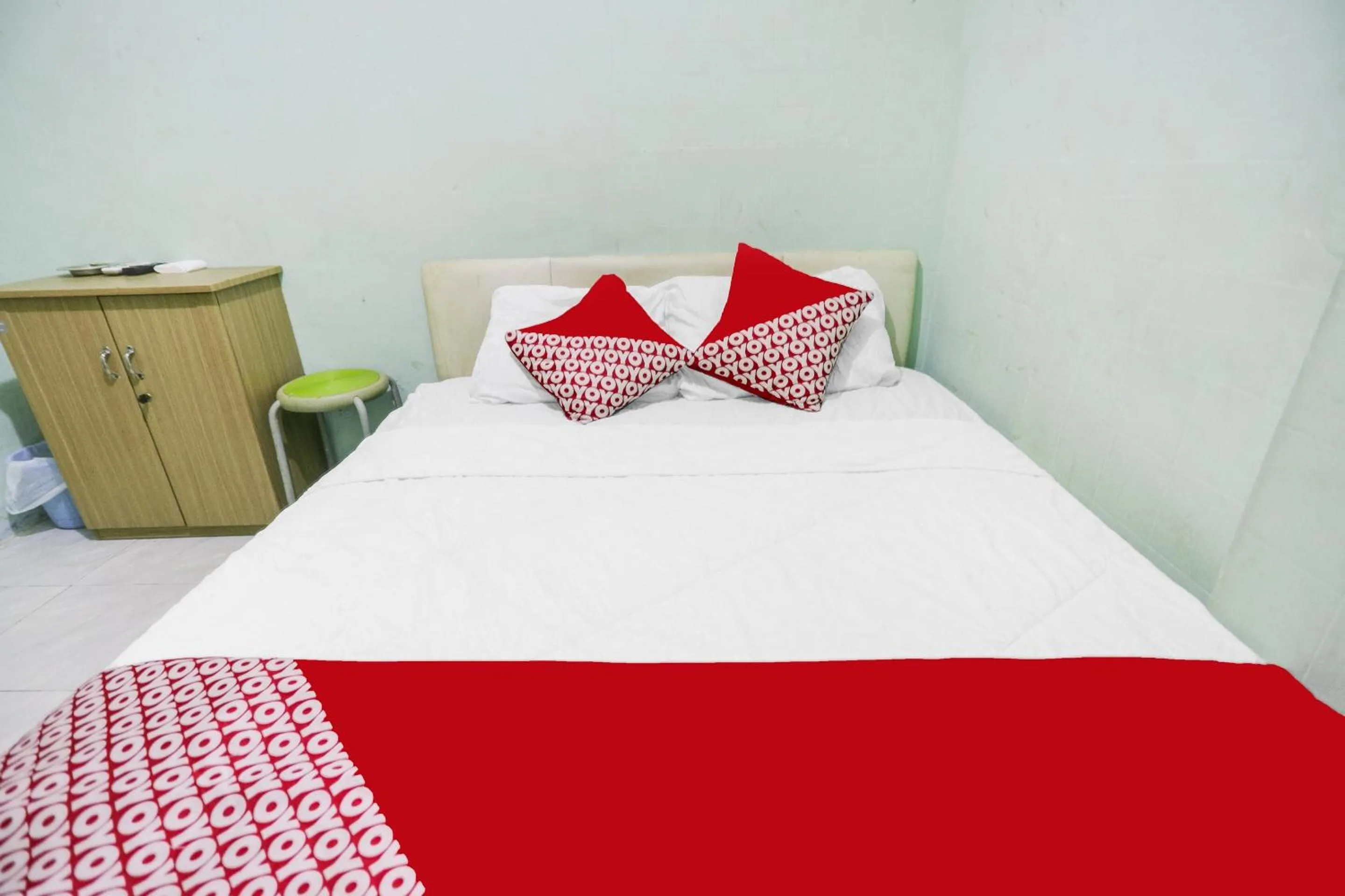 Bedroom, Bed in Hotel O Rajawali Inn