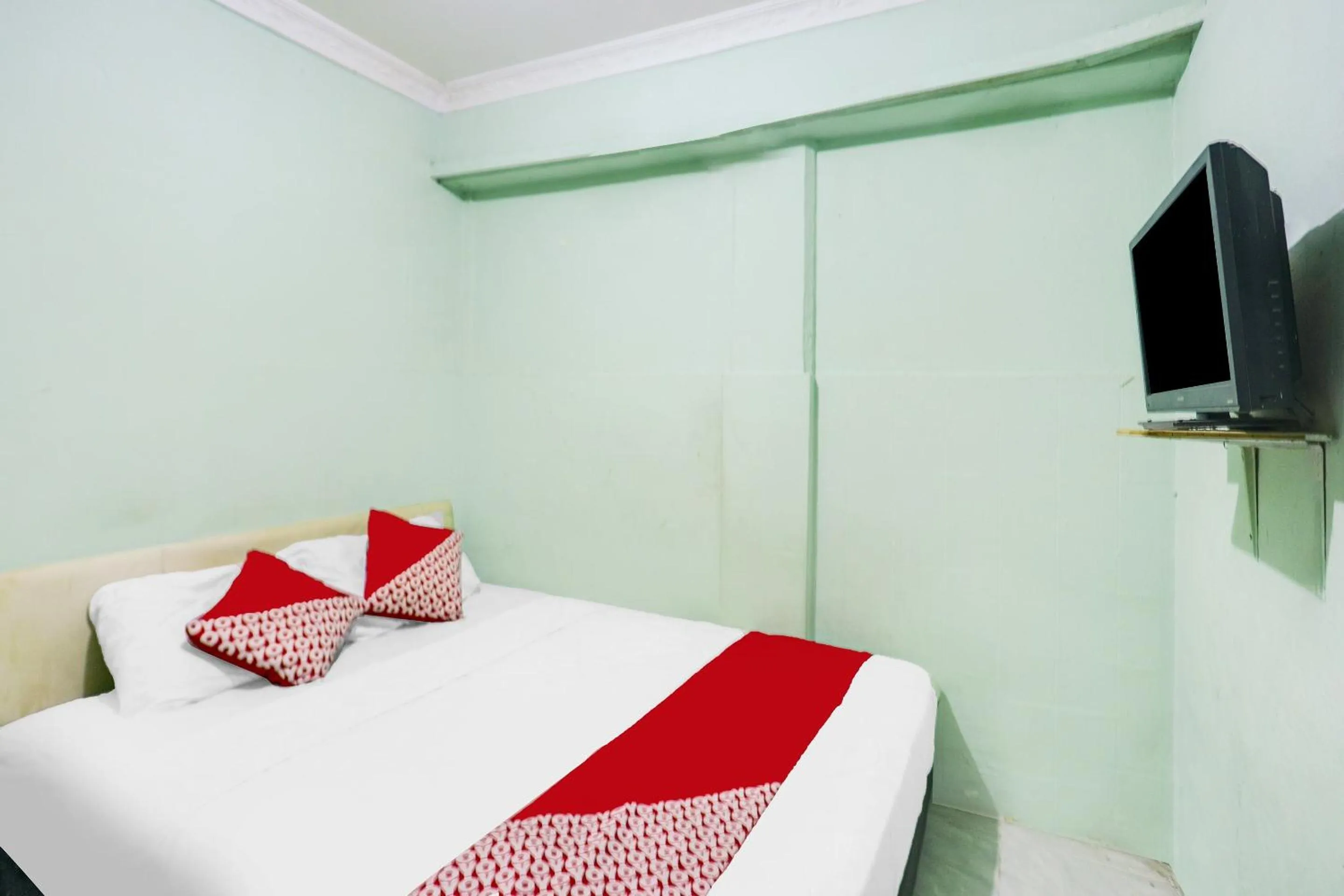 Bedroom, Bed in Hotel O Rajawali Inn