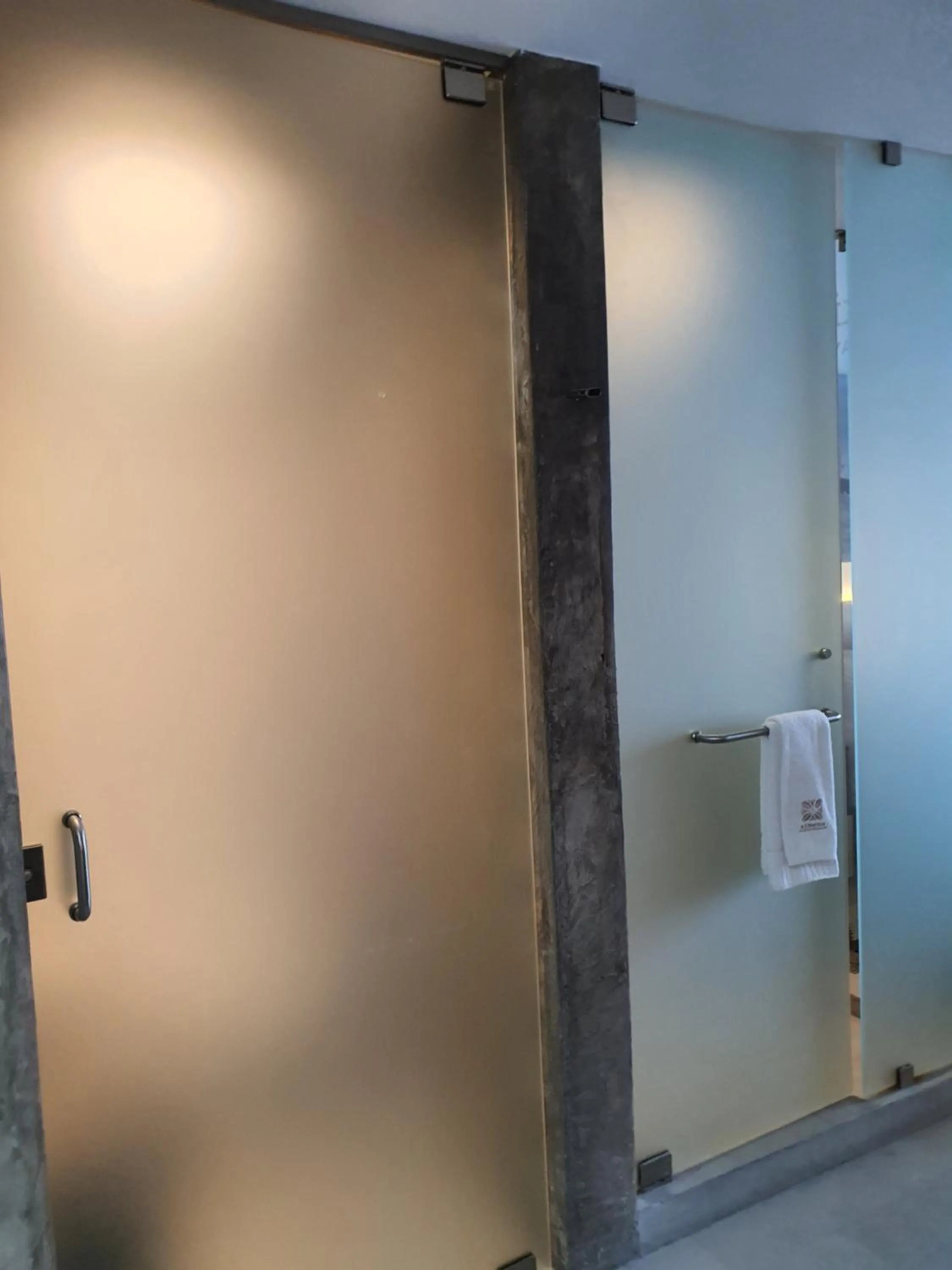 wardrobe in Ximena Hotel Boutique