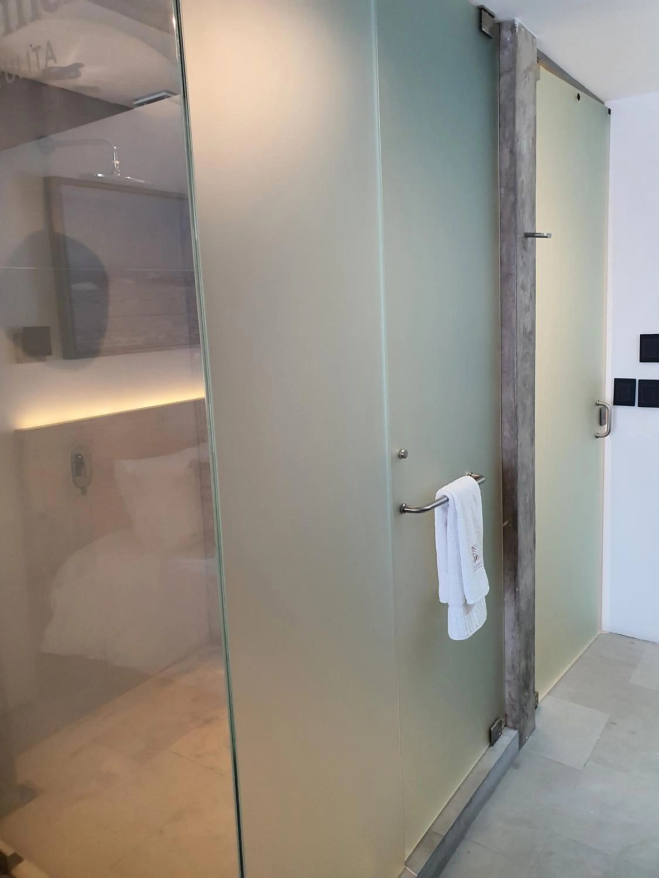 Shower in Ximena Hotel Boutique