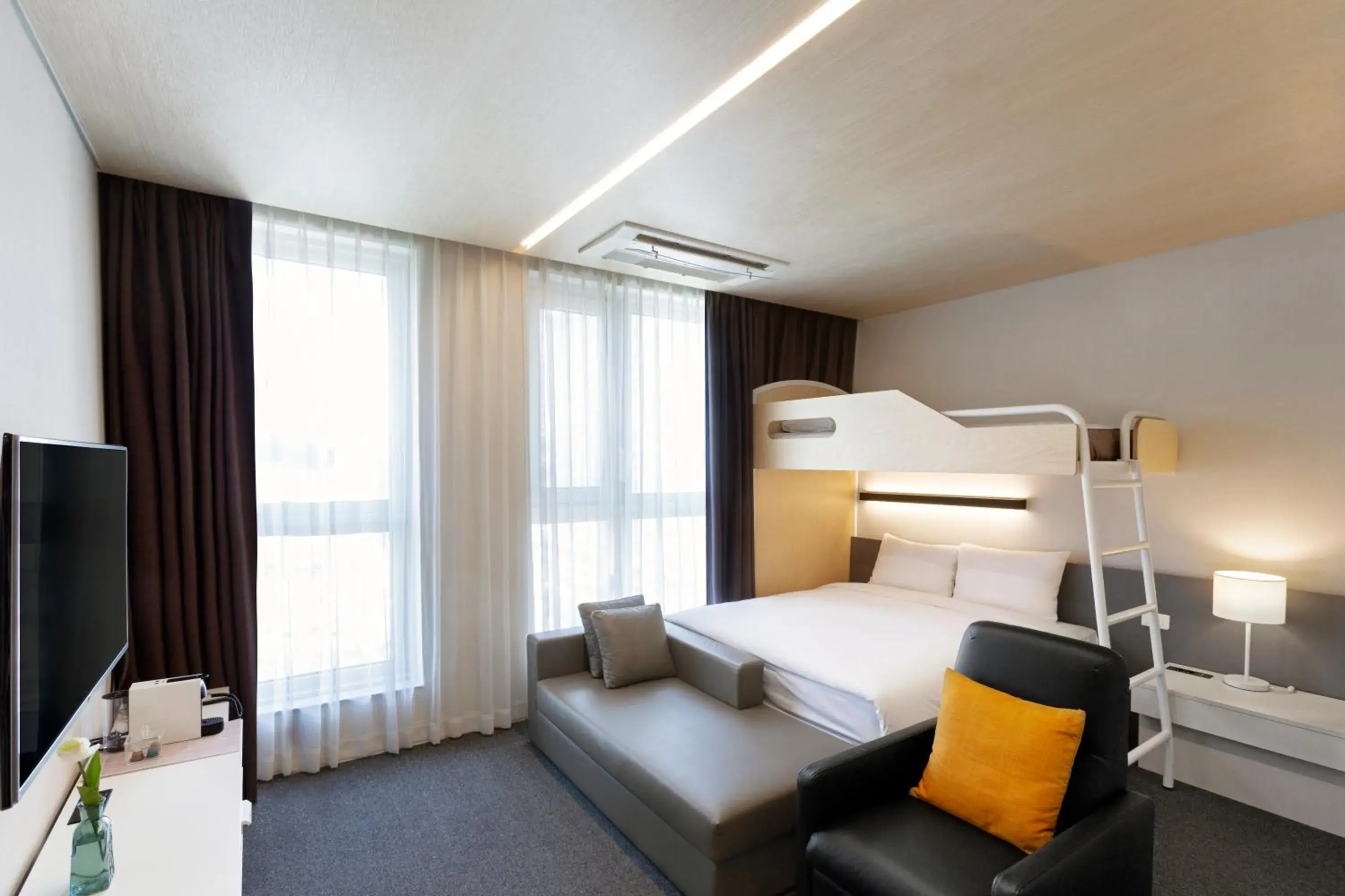 Bunk Bed Room in Grand City Hotel Changwon Bunk Bed Room in Grand City Hotel Changwon