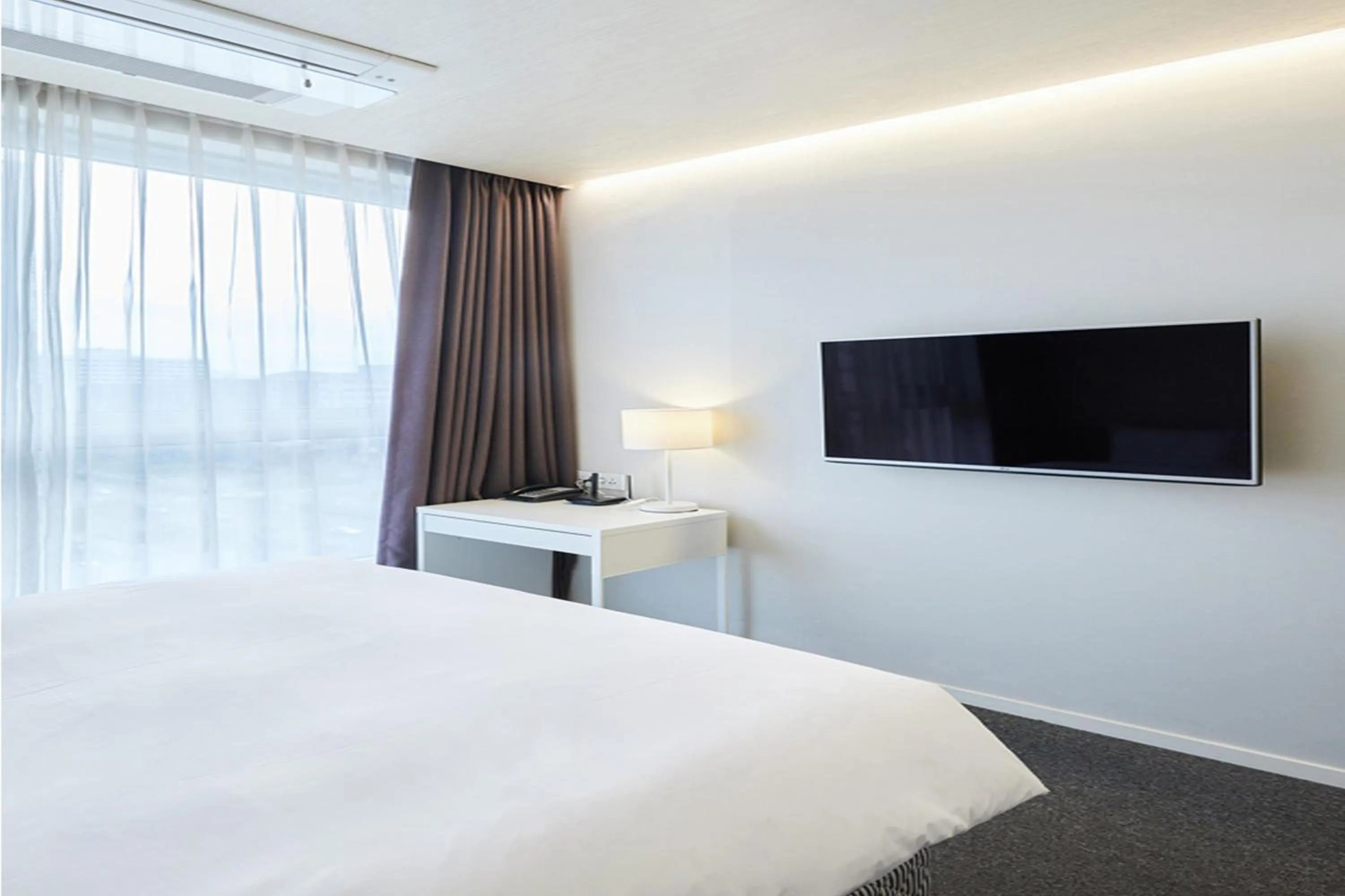 TV and multimedia, Bed in Grand City Hotel Changwon