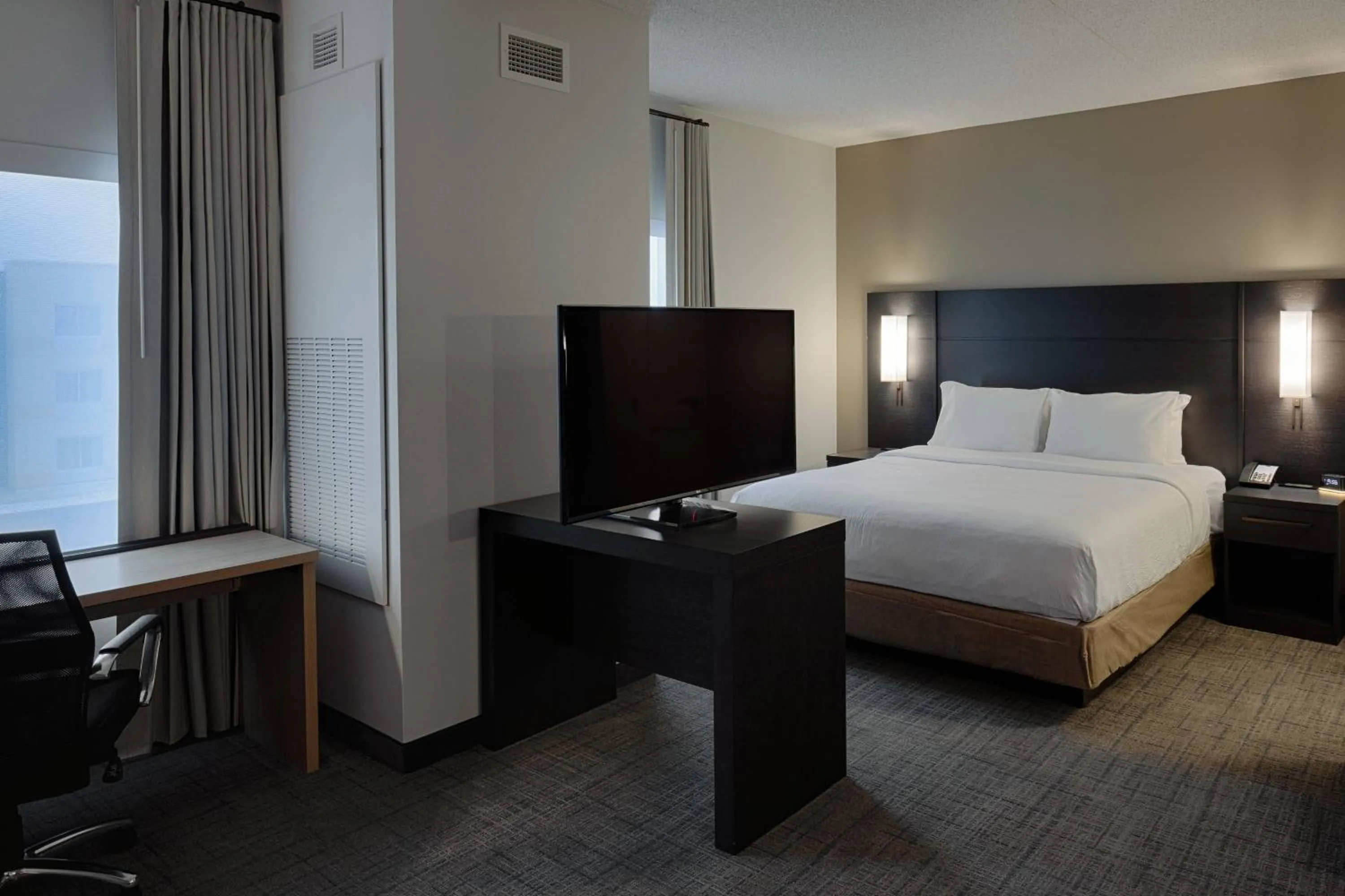 Bedroom, Bed in Residence Inn by Marriott Columbus Airport