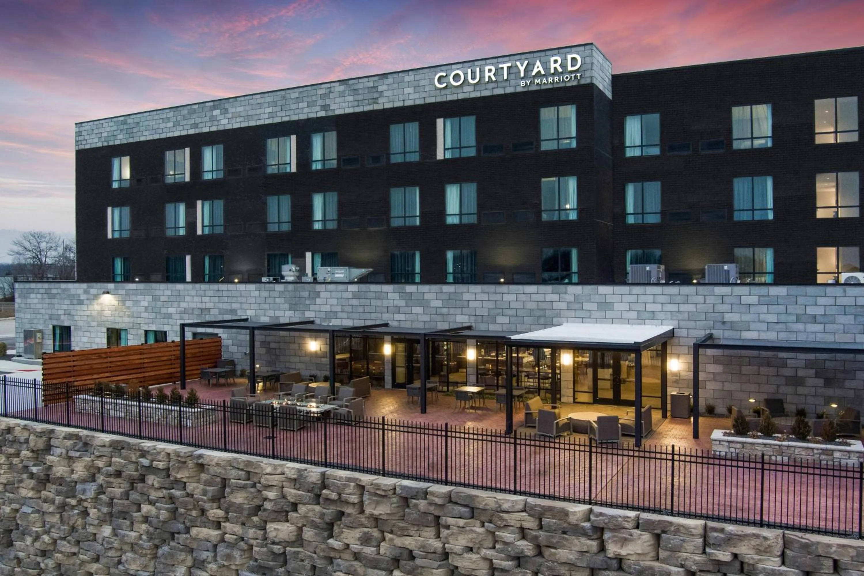 Property building in Courtyard by Marriott Jefferson City