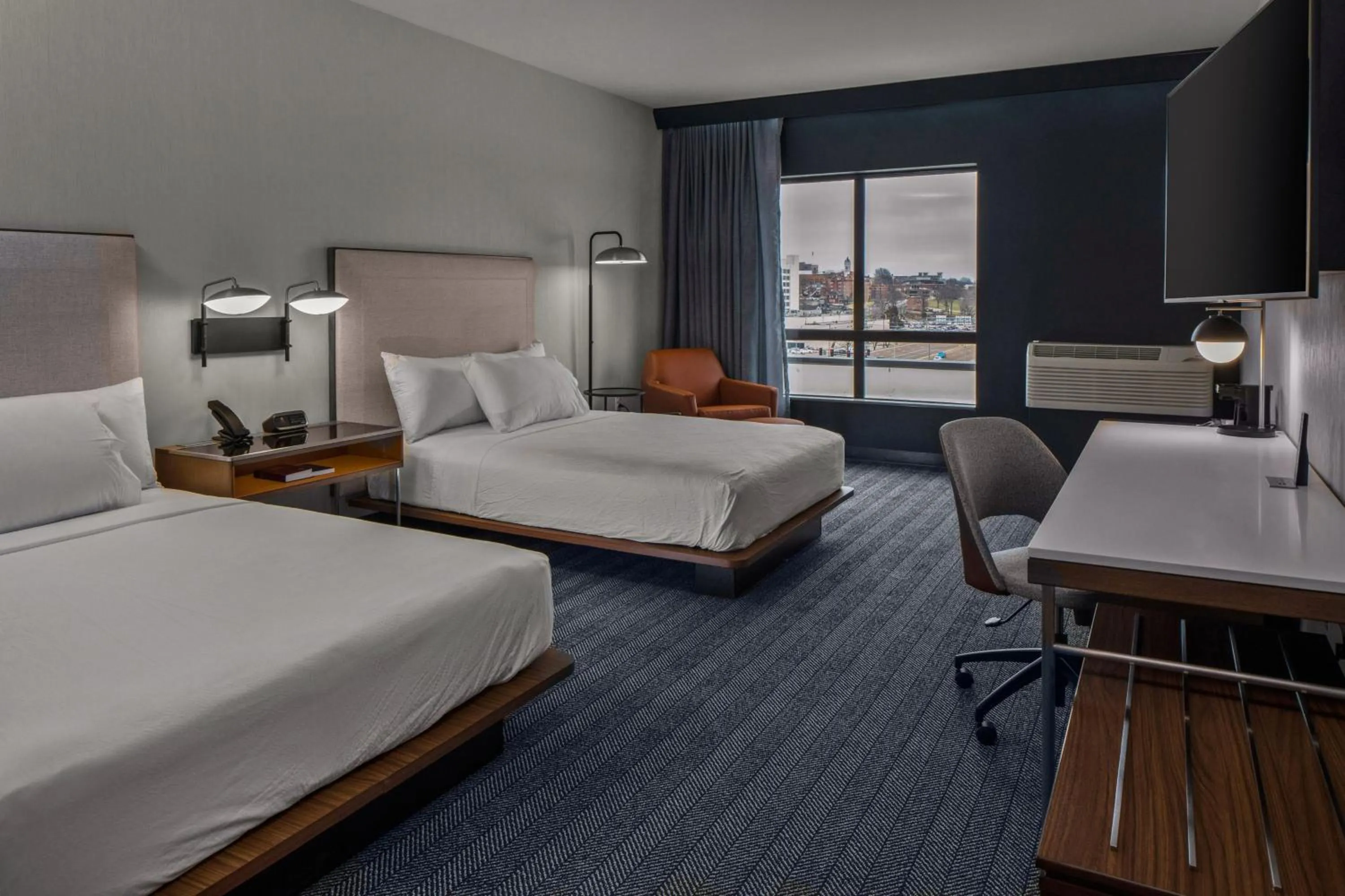 Photo of the whole room, Bed in Courtyard by Marriott Jefferson City