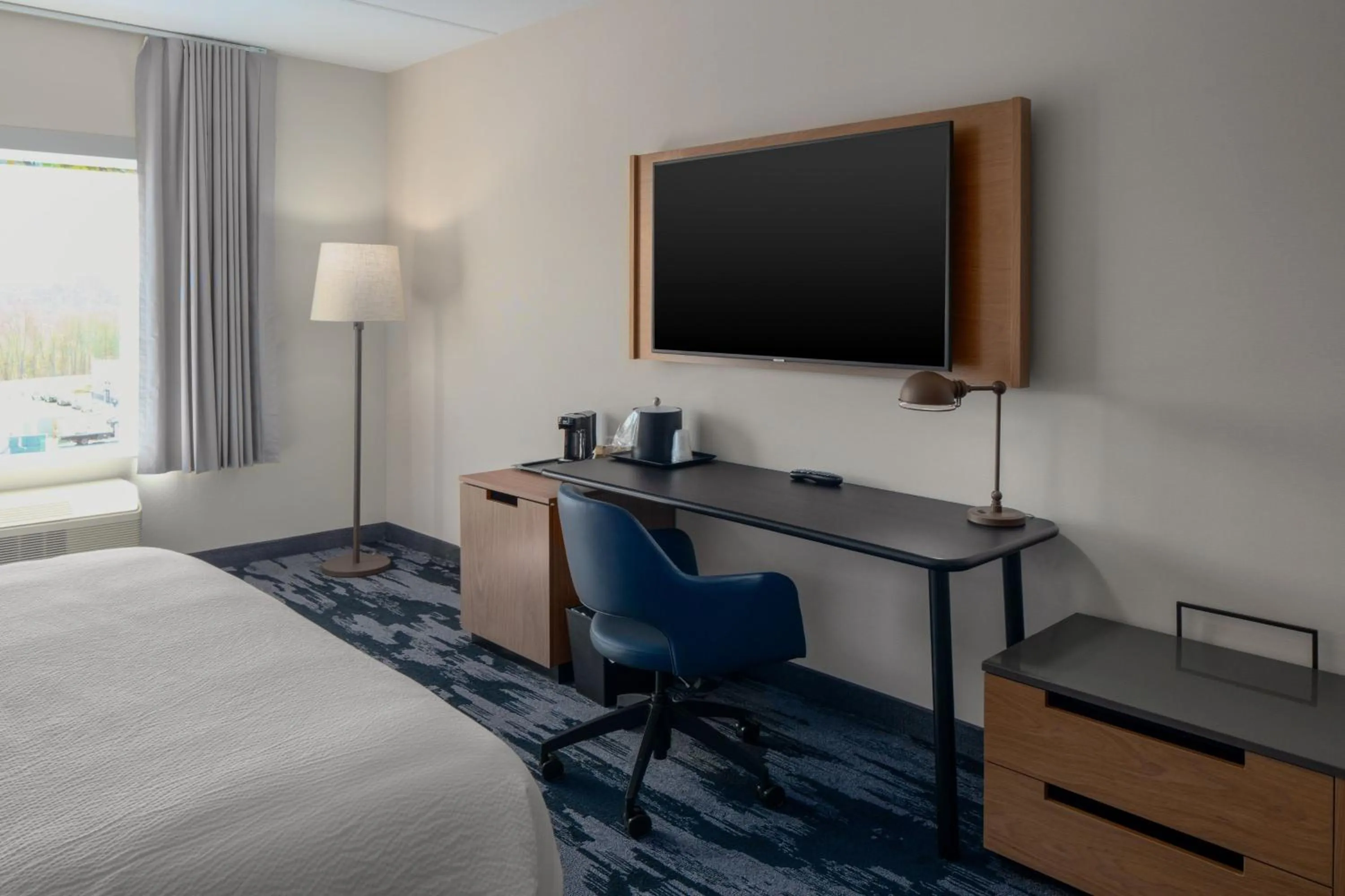 Photo of the whole room, Bed in Fairfield by Marriott Inn & Suites Somerset