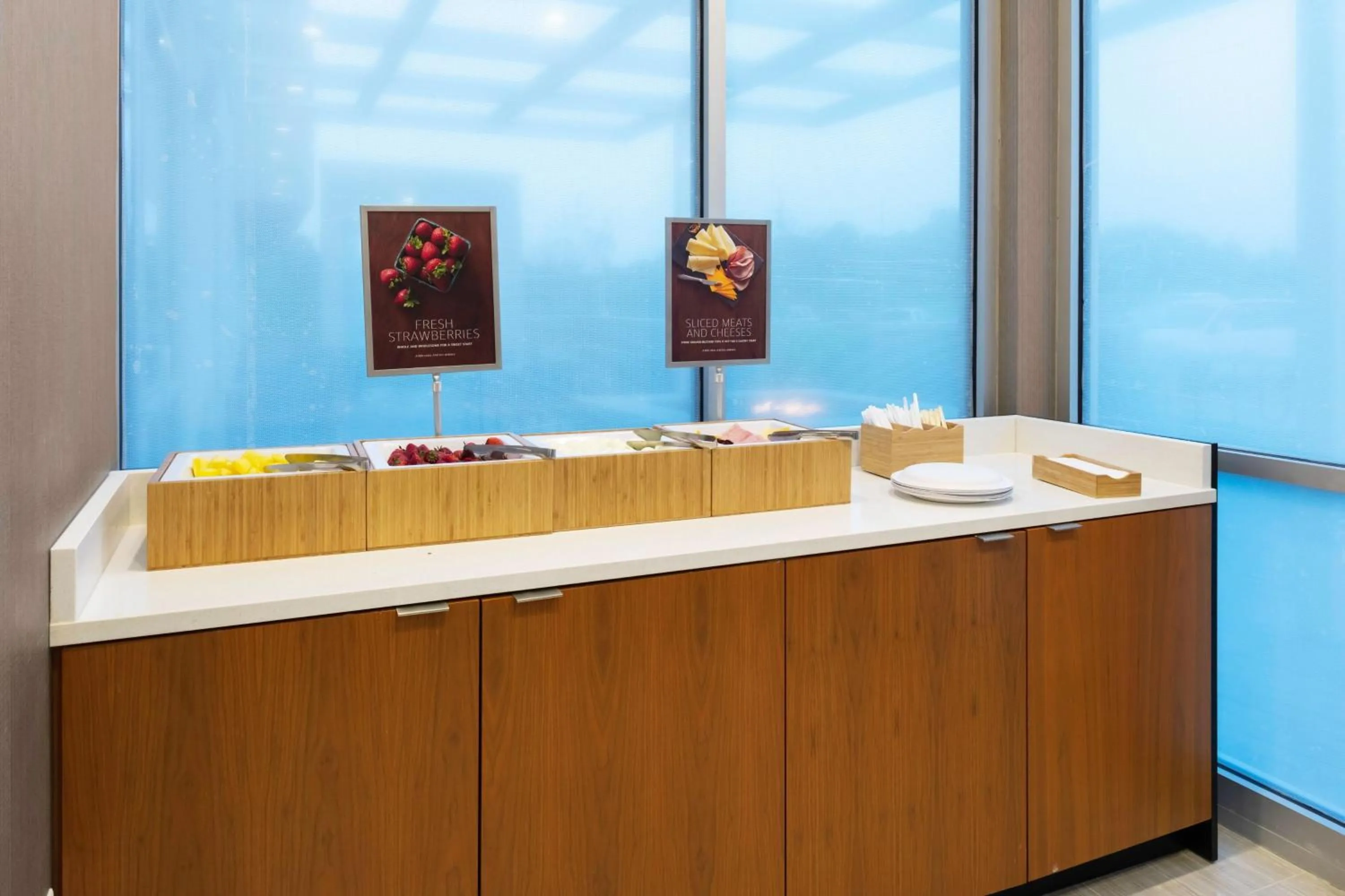 Breakfast in SpringHill Suites Kansas City Airport