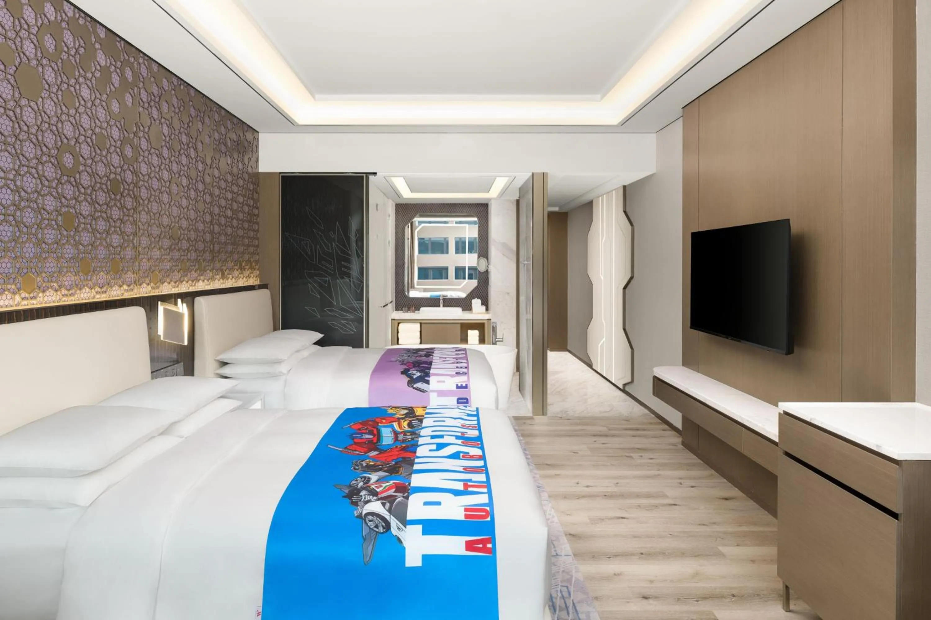 Photo of the whole room, Bed in Shanghai Marriott Hotel Pudong South