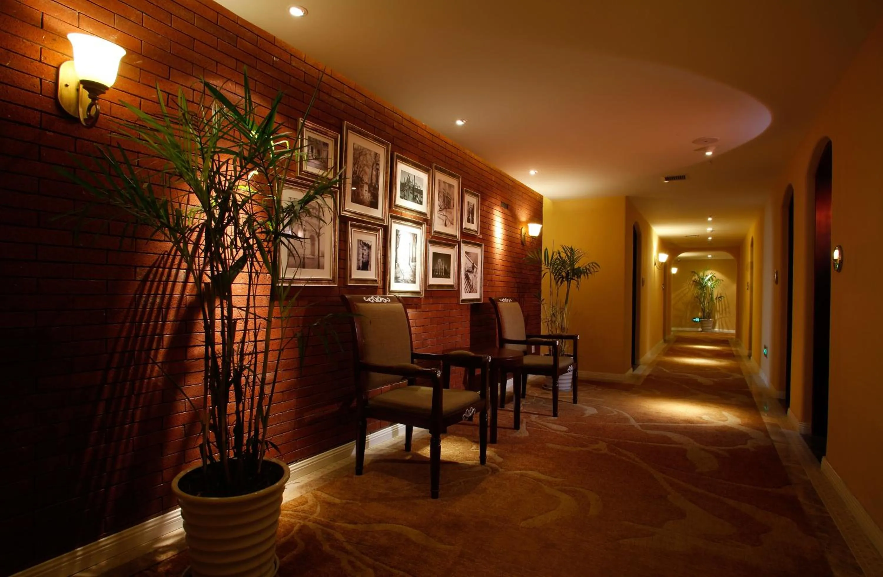 Communal lounge/ TV room in Aoting Garden Hotel