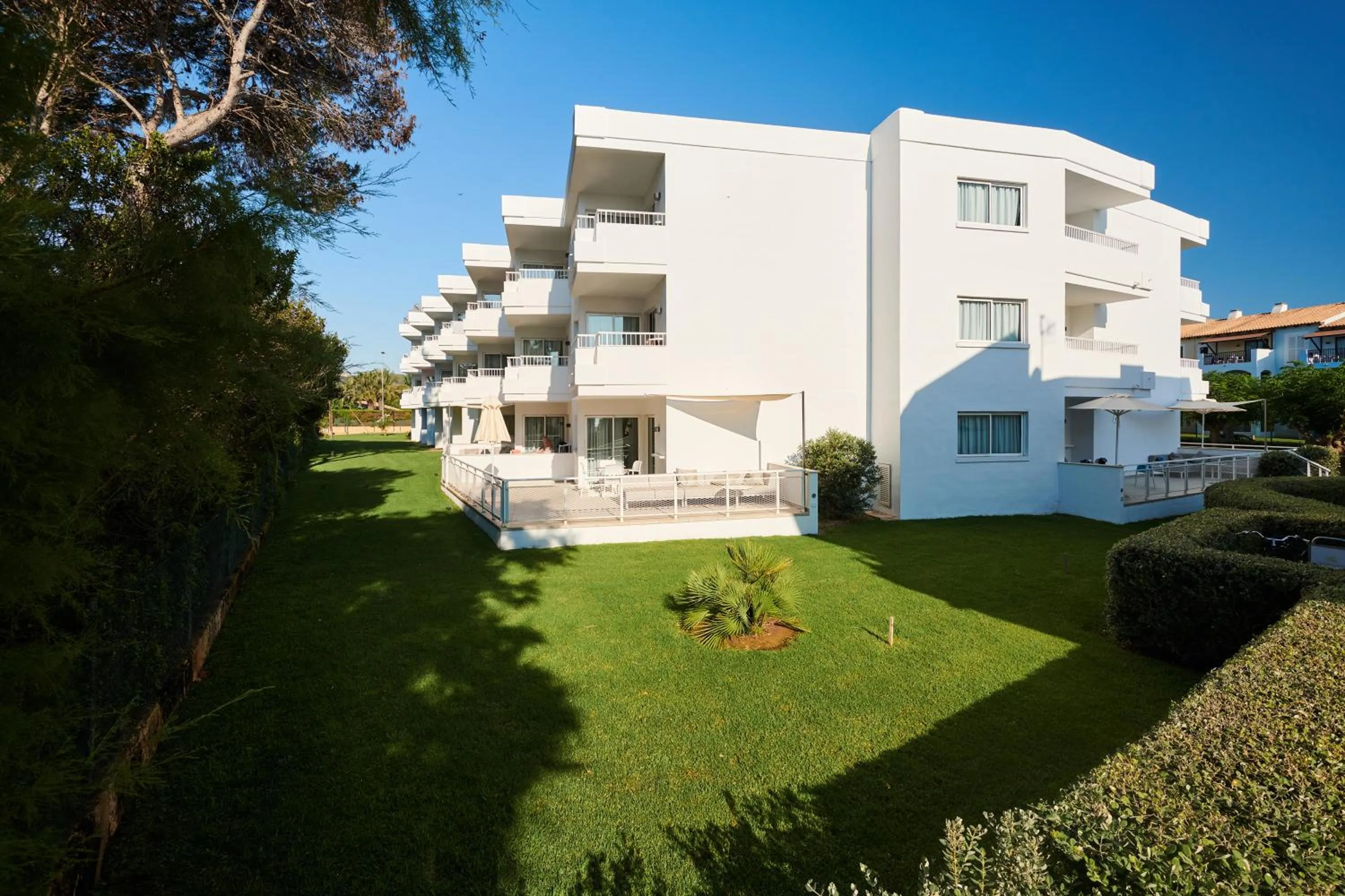 Property building in Hipotels Apartamentos Cala Bona