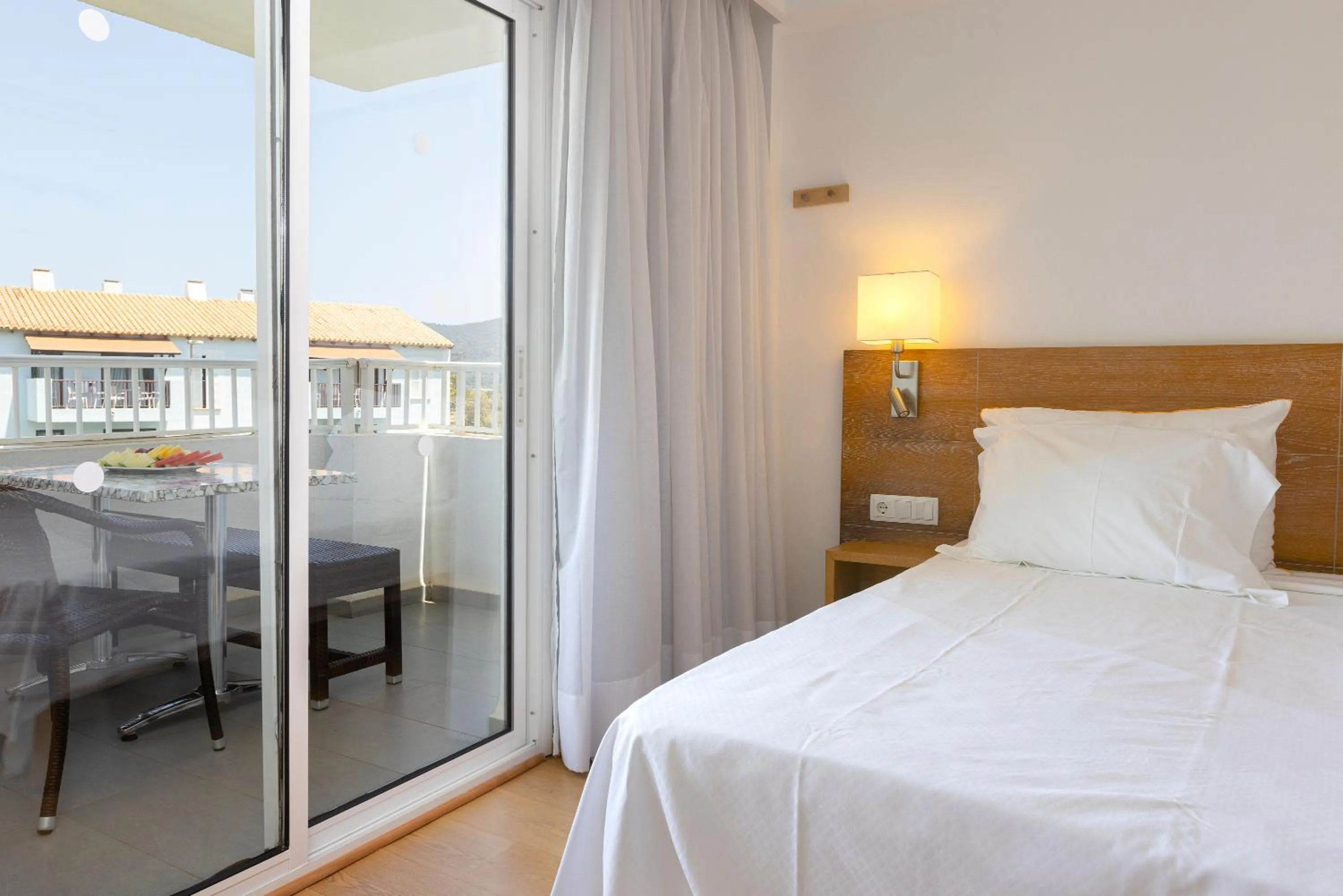 Bed in Hipotels Apartamentos Cala Bona