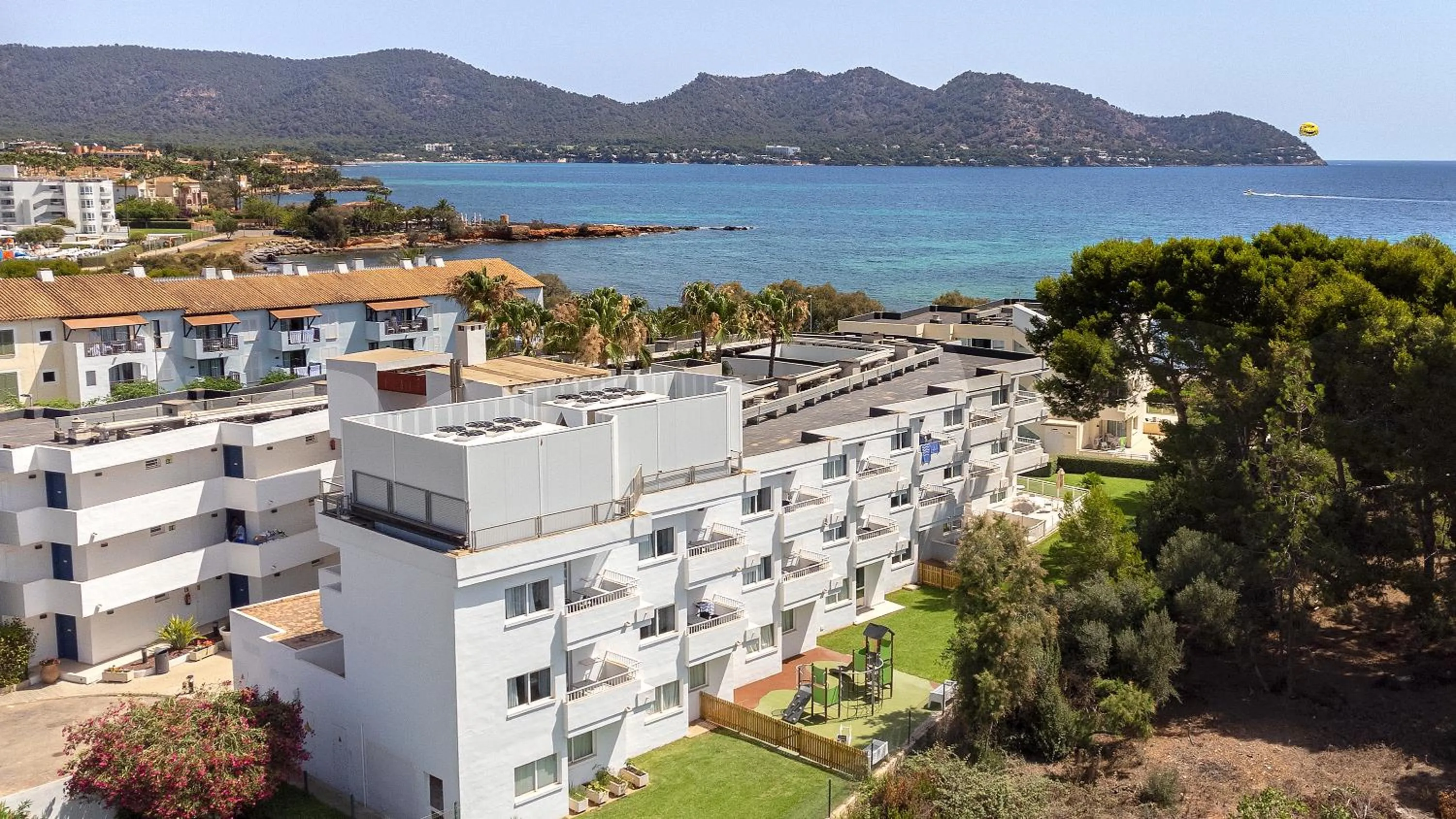 Property building in Hipotels Apartamentos Cala Bona