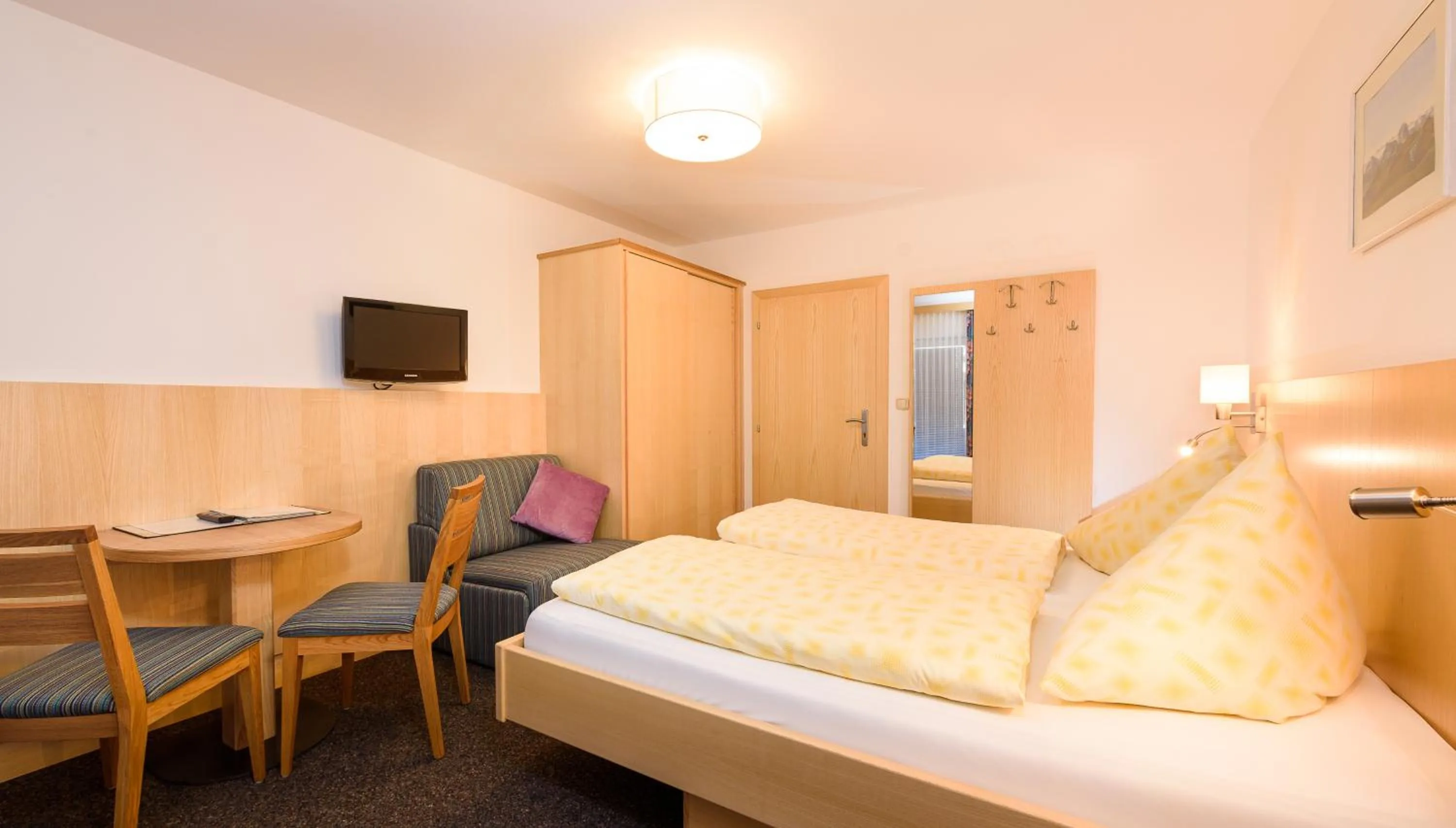 Bed in Gästehaus Roland