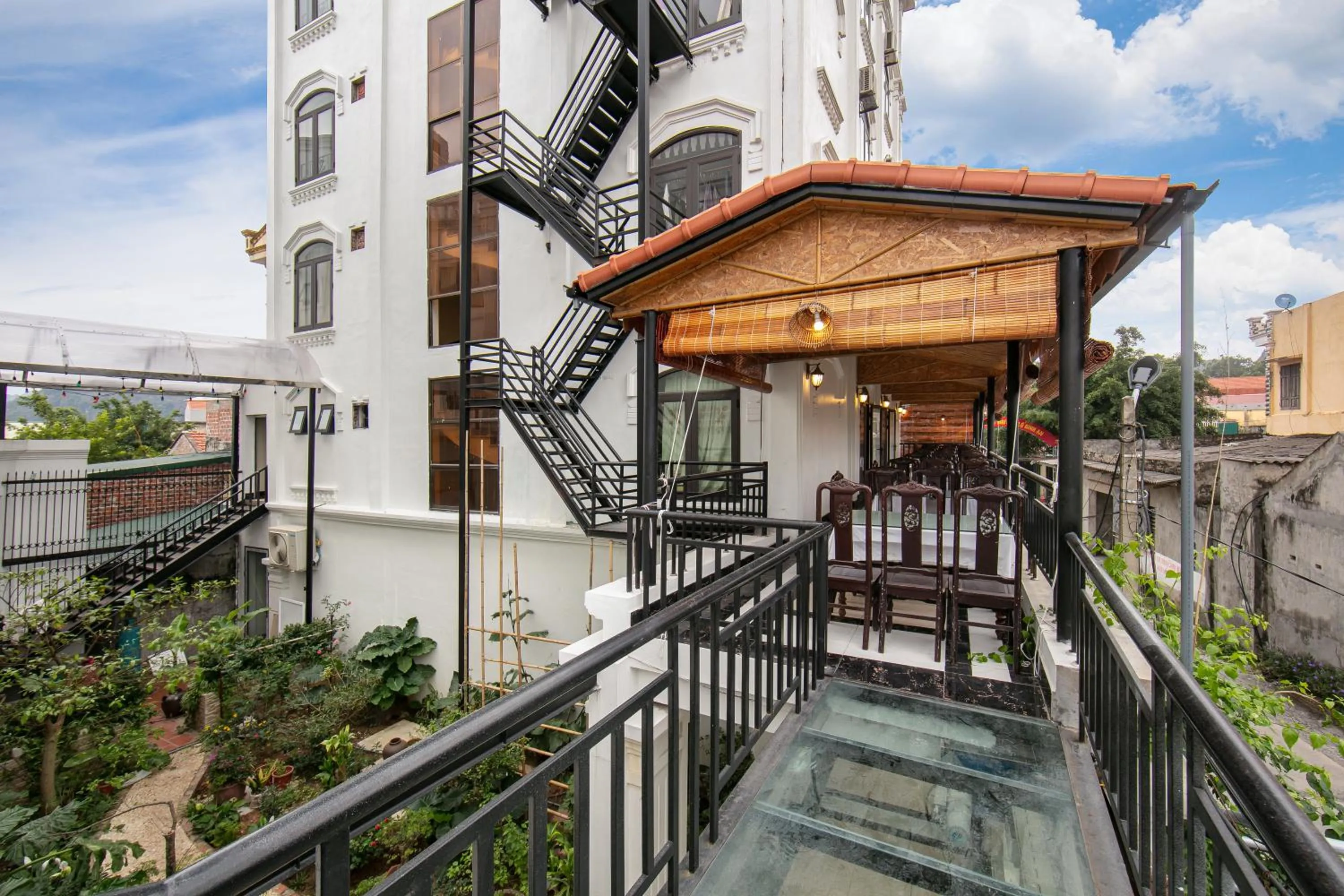 Restaurant/places to eat in Nam Hoa Hotel