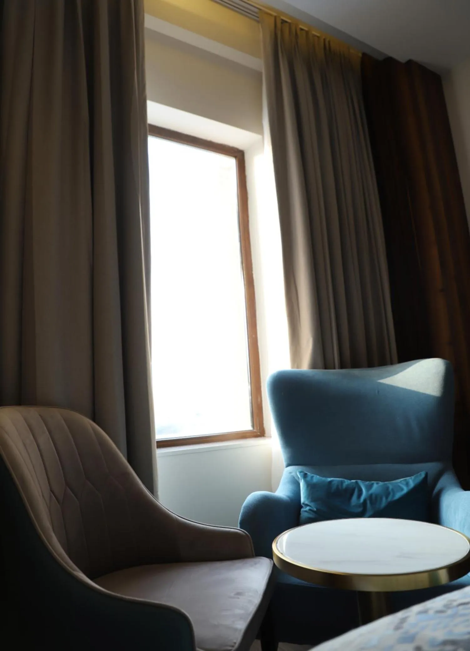 Seating area in Geeta Sarovar Portico, Panipat