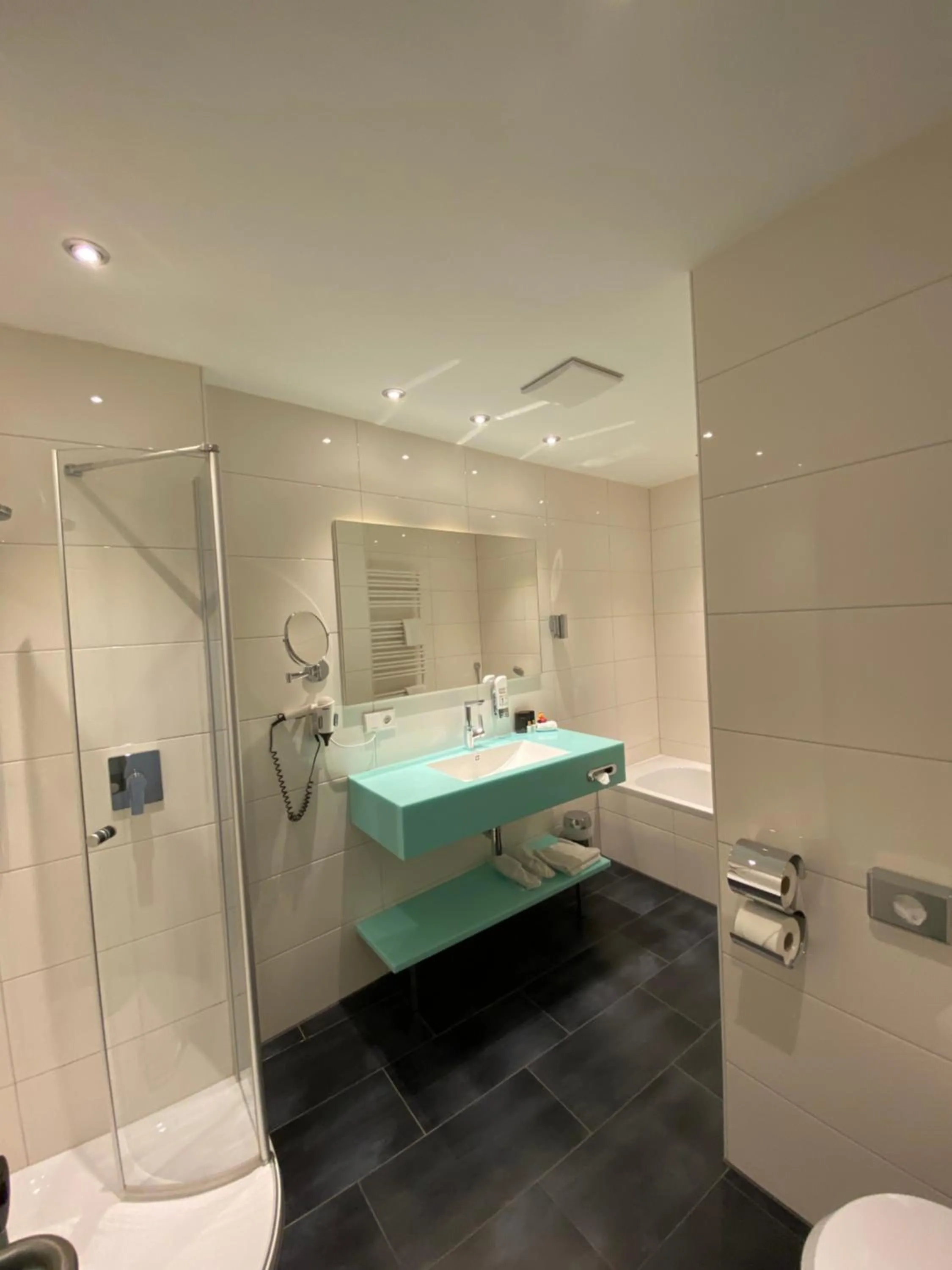 Bathroom in Hotel Krone OHG