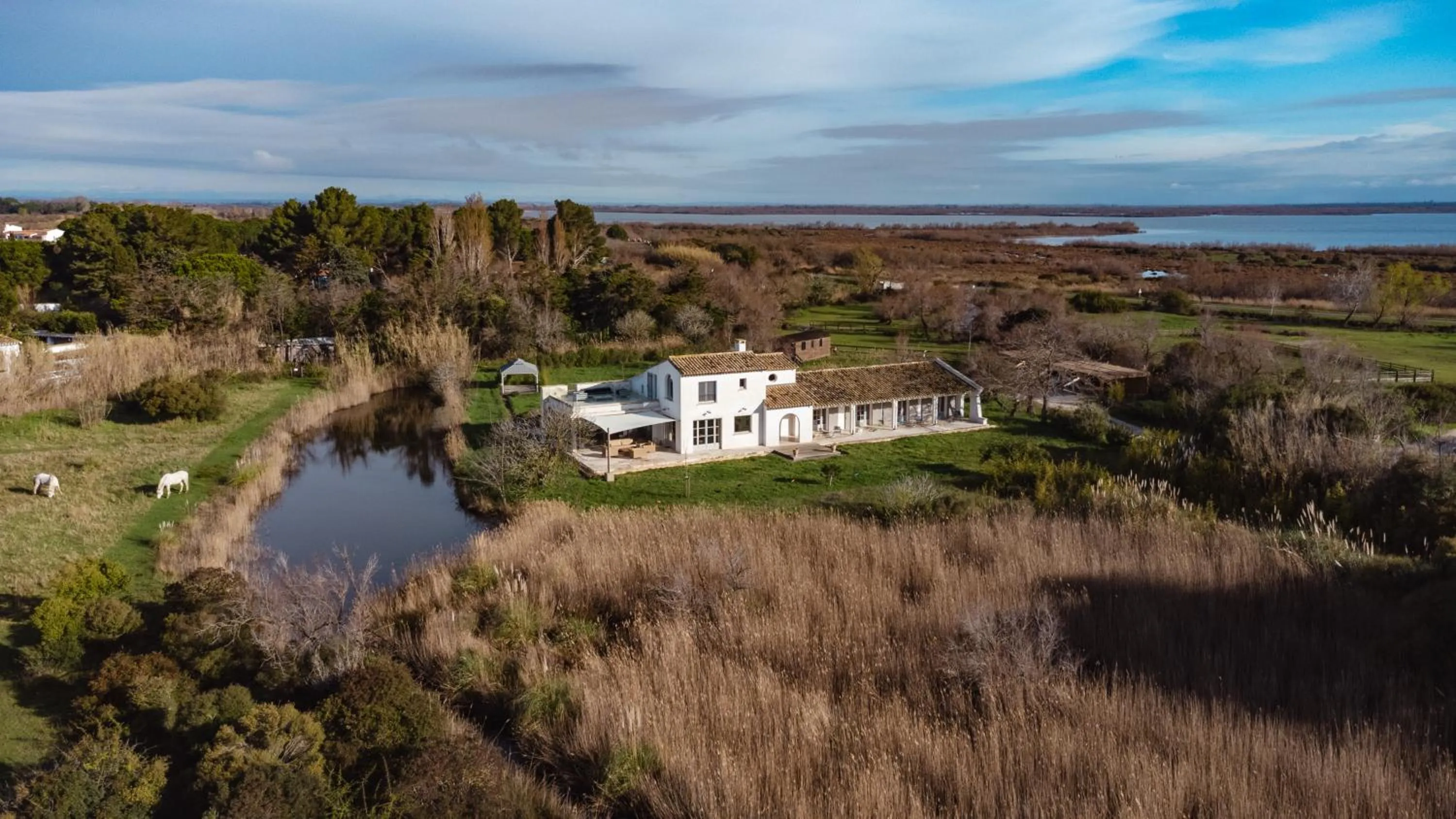 Property building in Mas du Couvin, maison d'hôtes en Camargue