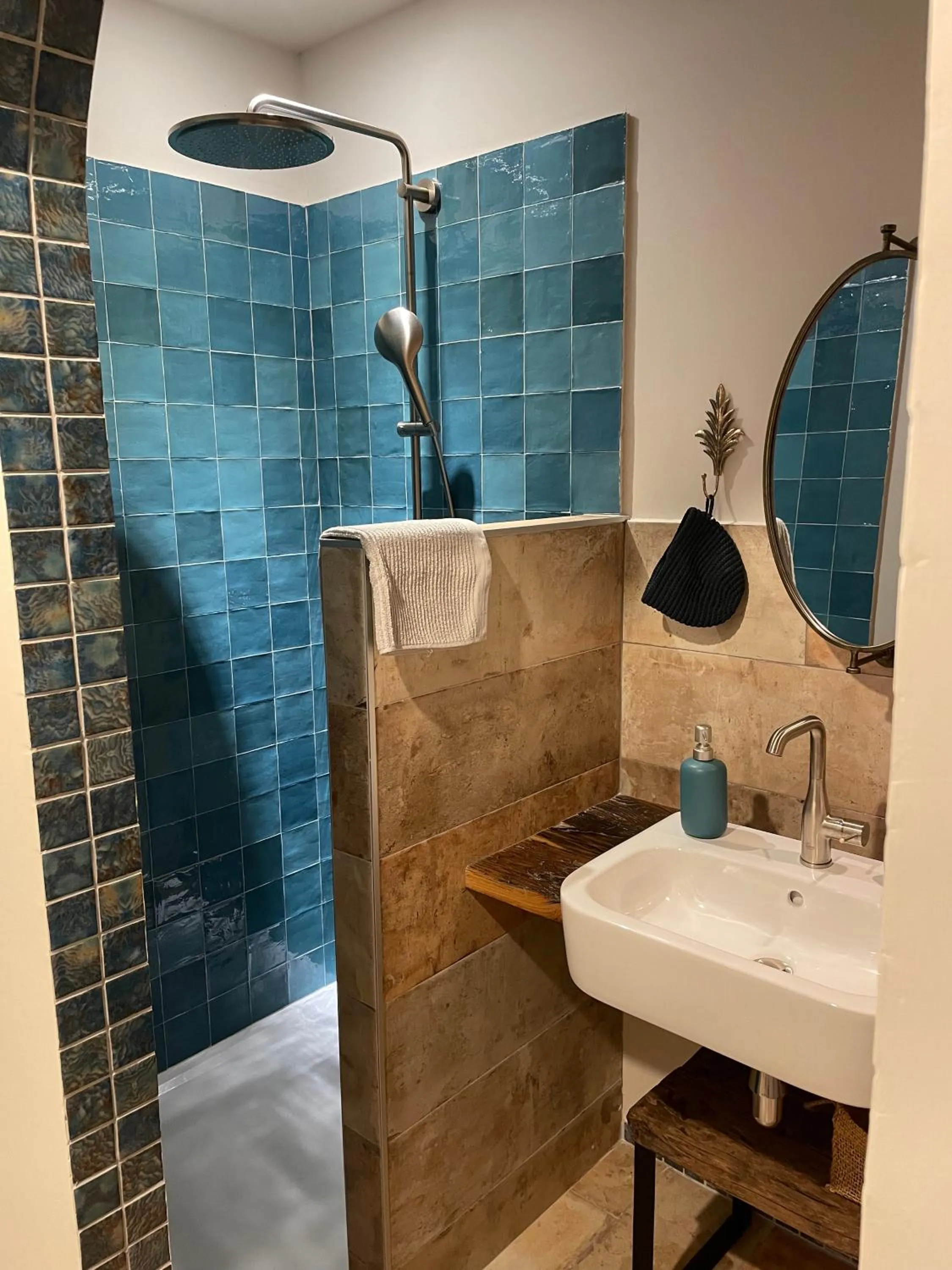 Bathroom in Mas du Couvin, maison d'hôtes en Camargue