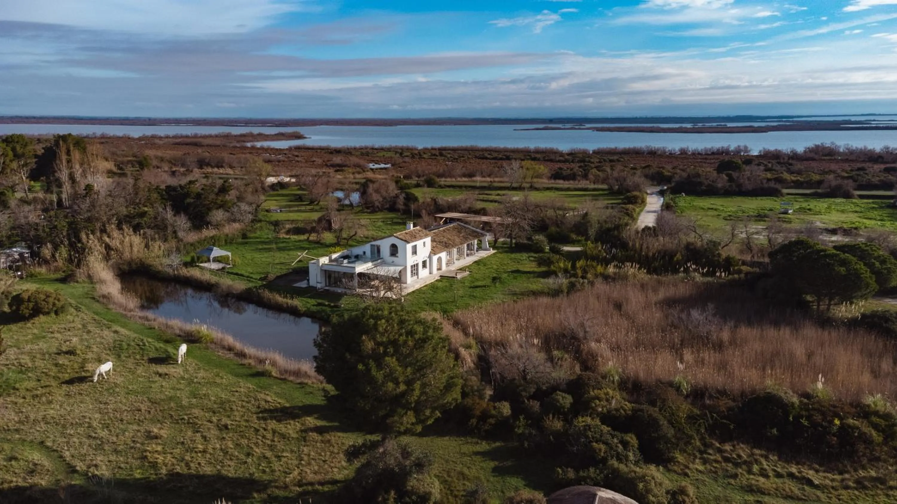 Property building in Mas du Couvin, maison d'hôtes en Camargue