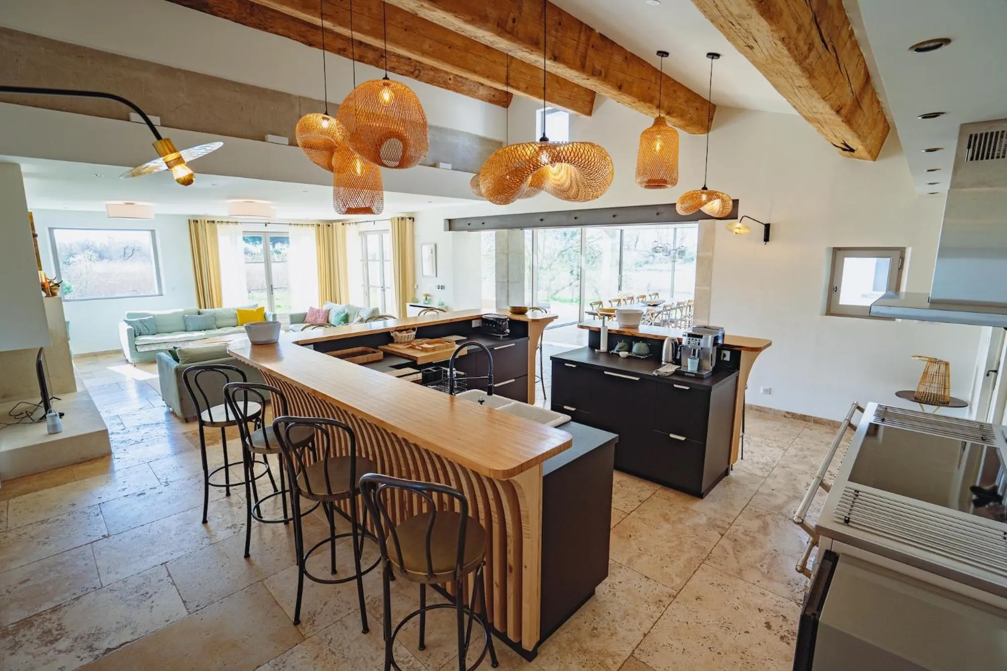 Kitchen or kitchenette in Mas du Couvin, maison d'hôtes en Camargue
