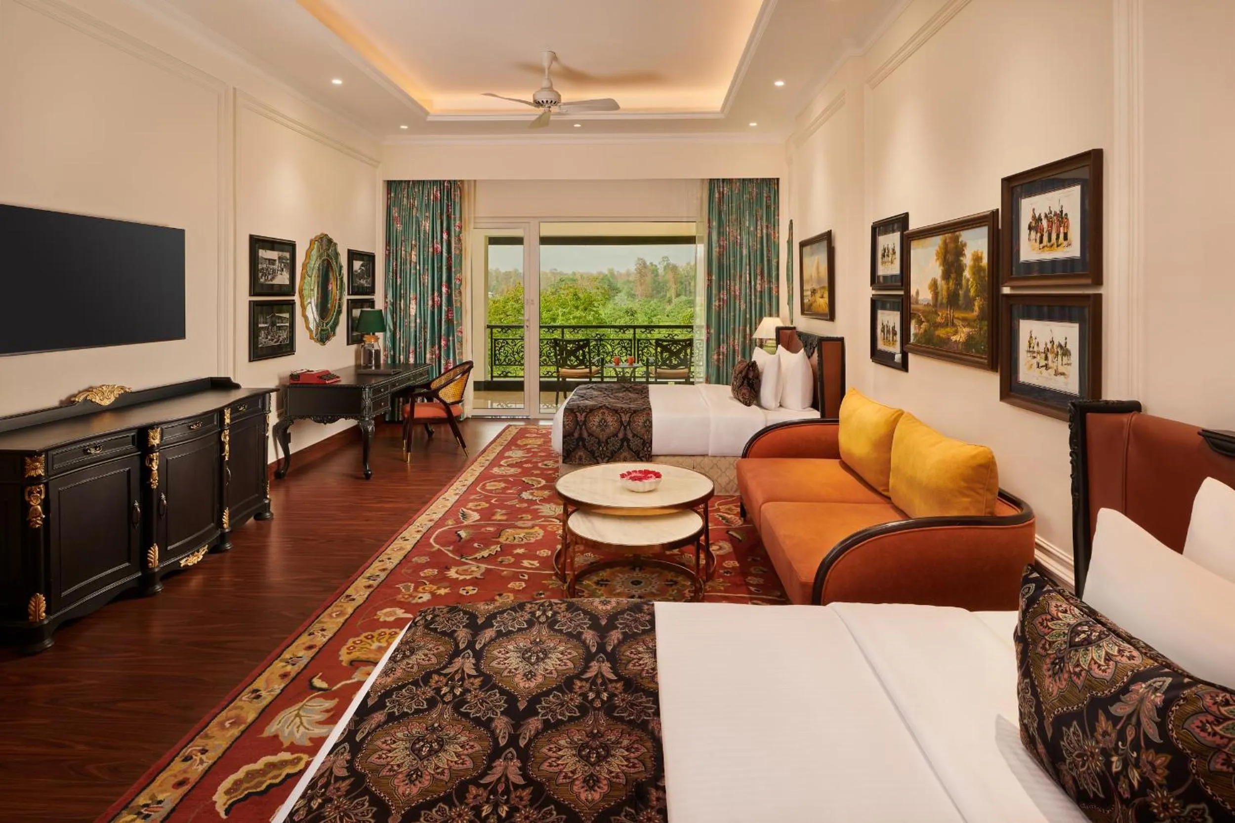 Bed in MAYFAIR Tea Resort