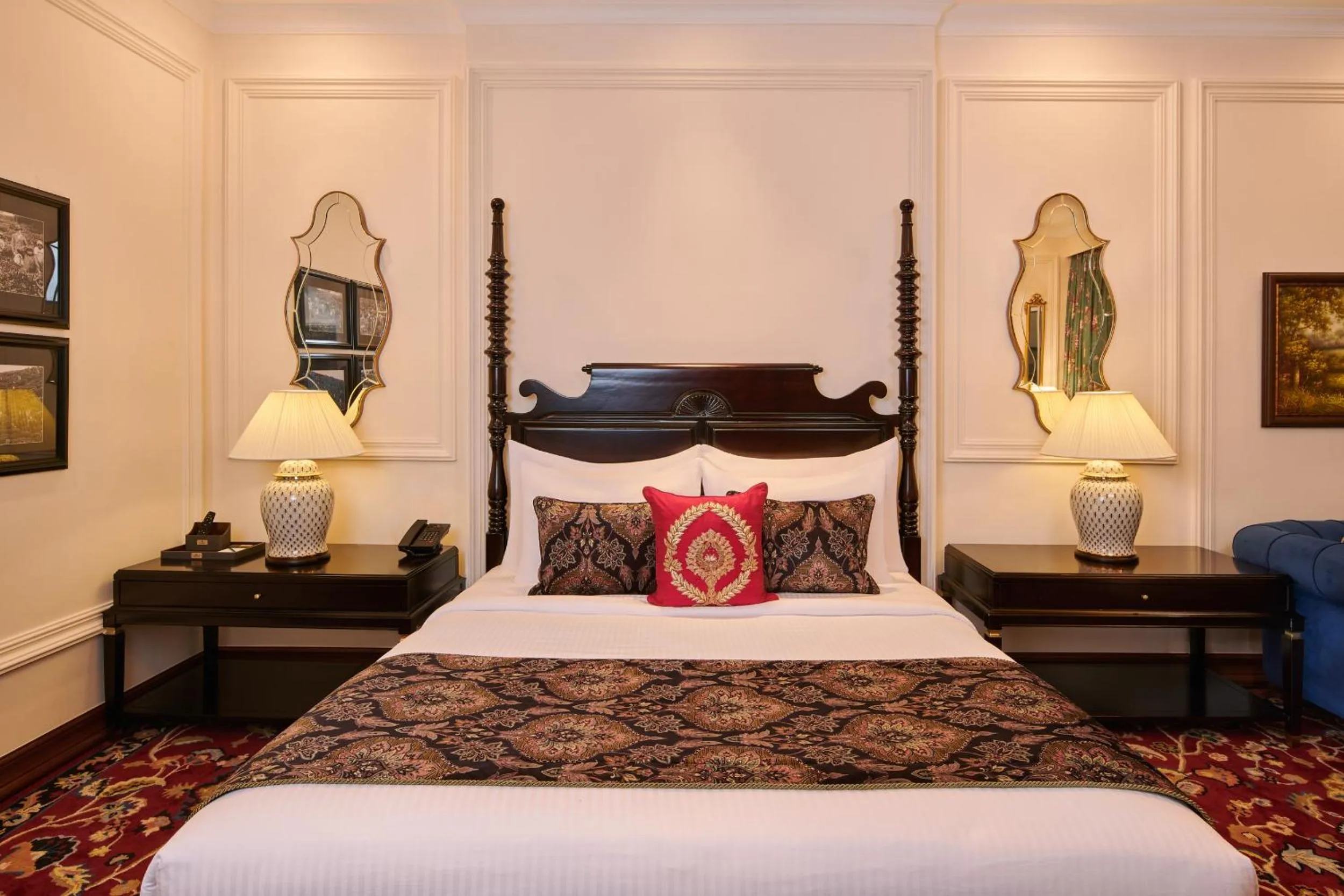 Bed in MAYFAIR Tea Resort