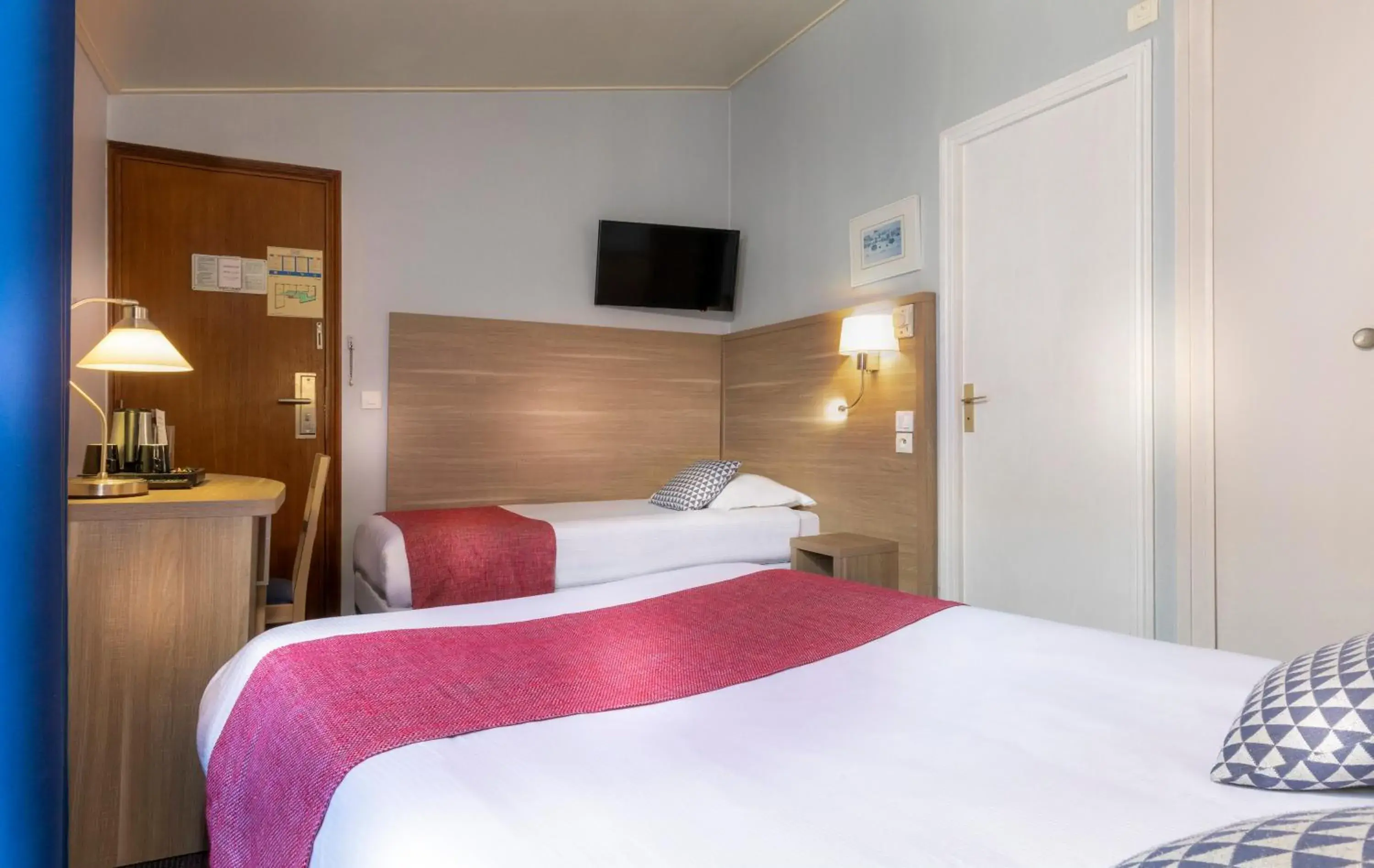 Double Room in City Inn Paris Double Room in City Inn Paris