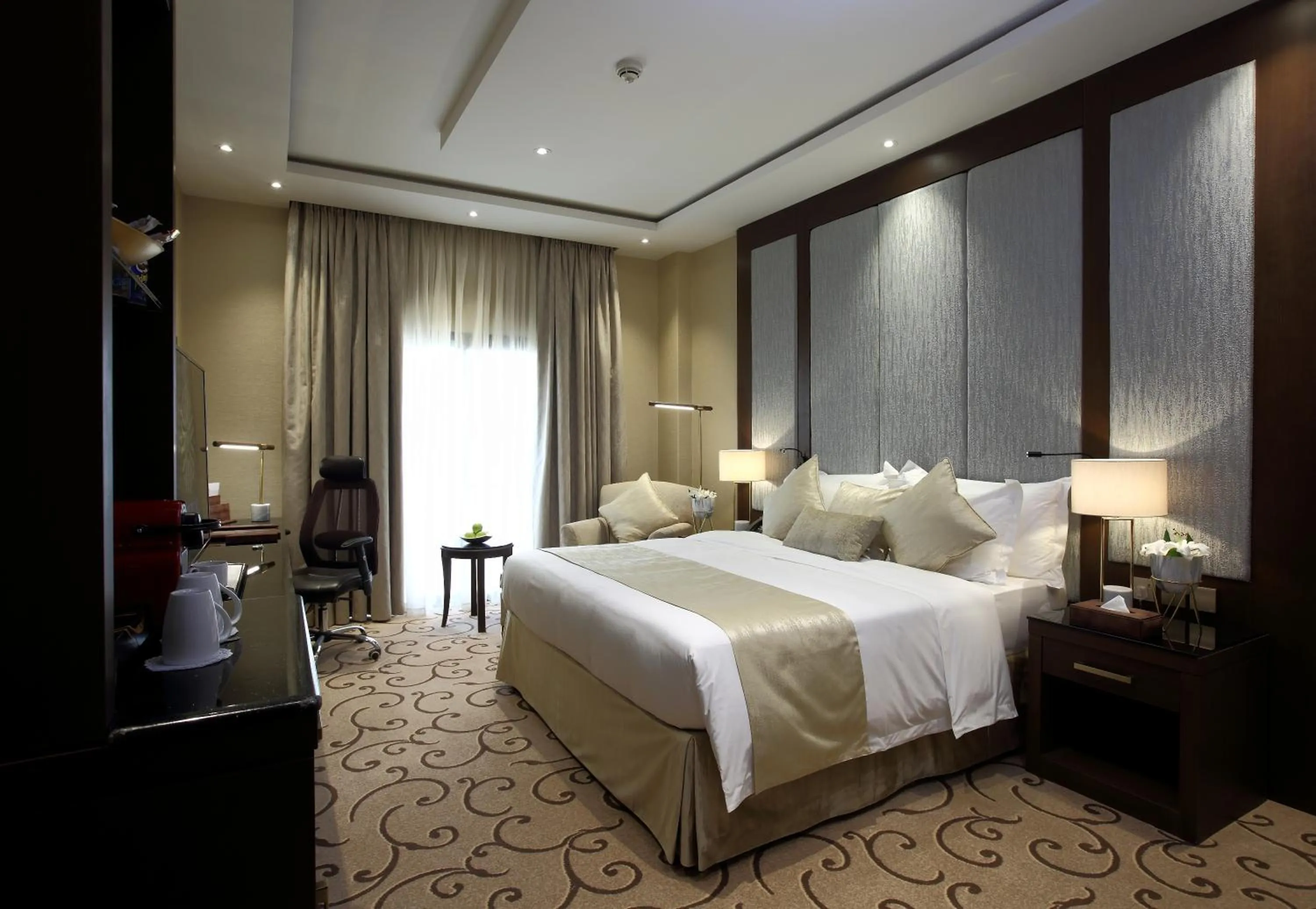 Bed in Vittori Palace Hotel and Residences