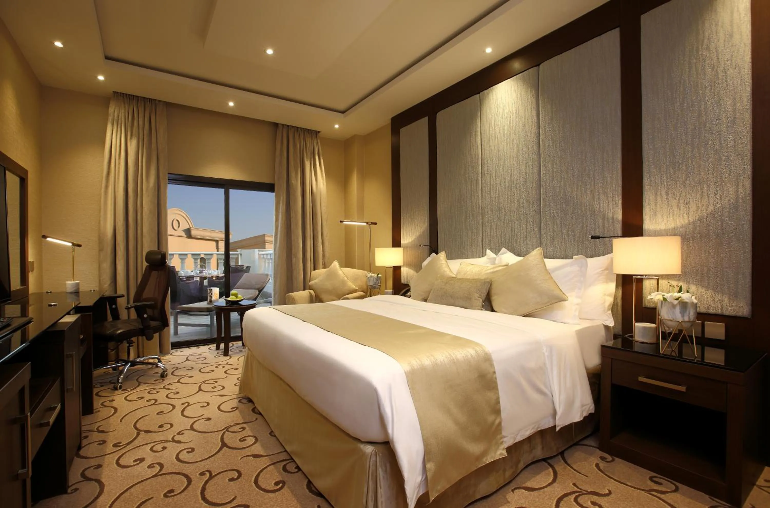 Bed in Vittori Palace Hotel and Residences