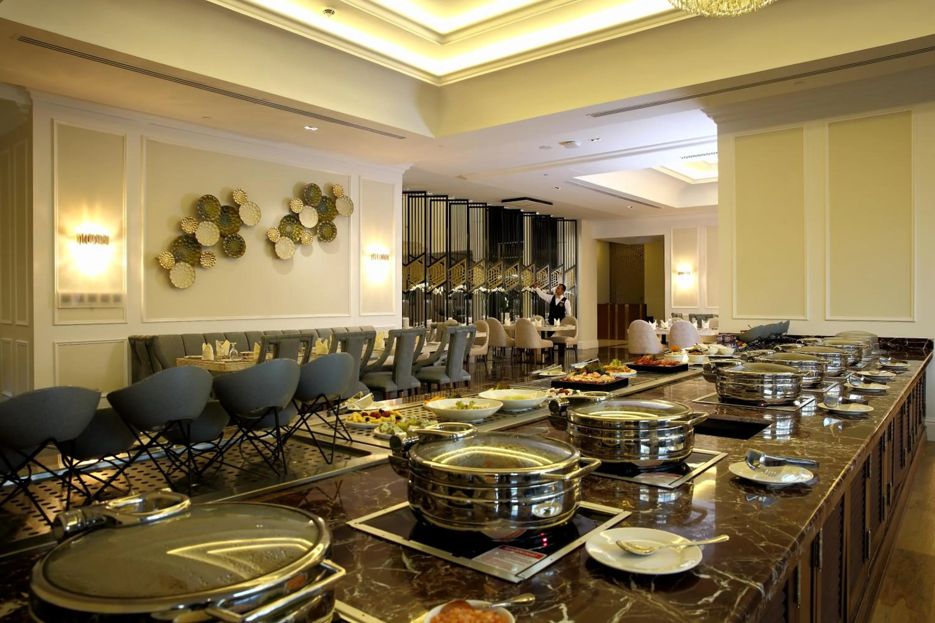 Restaurant/places to eat in Vittori Palace Hotel and Residences