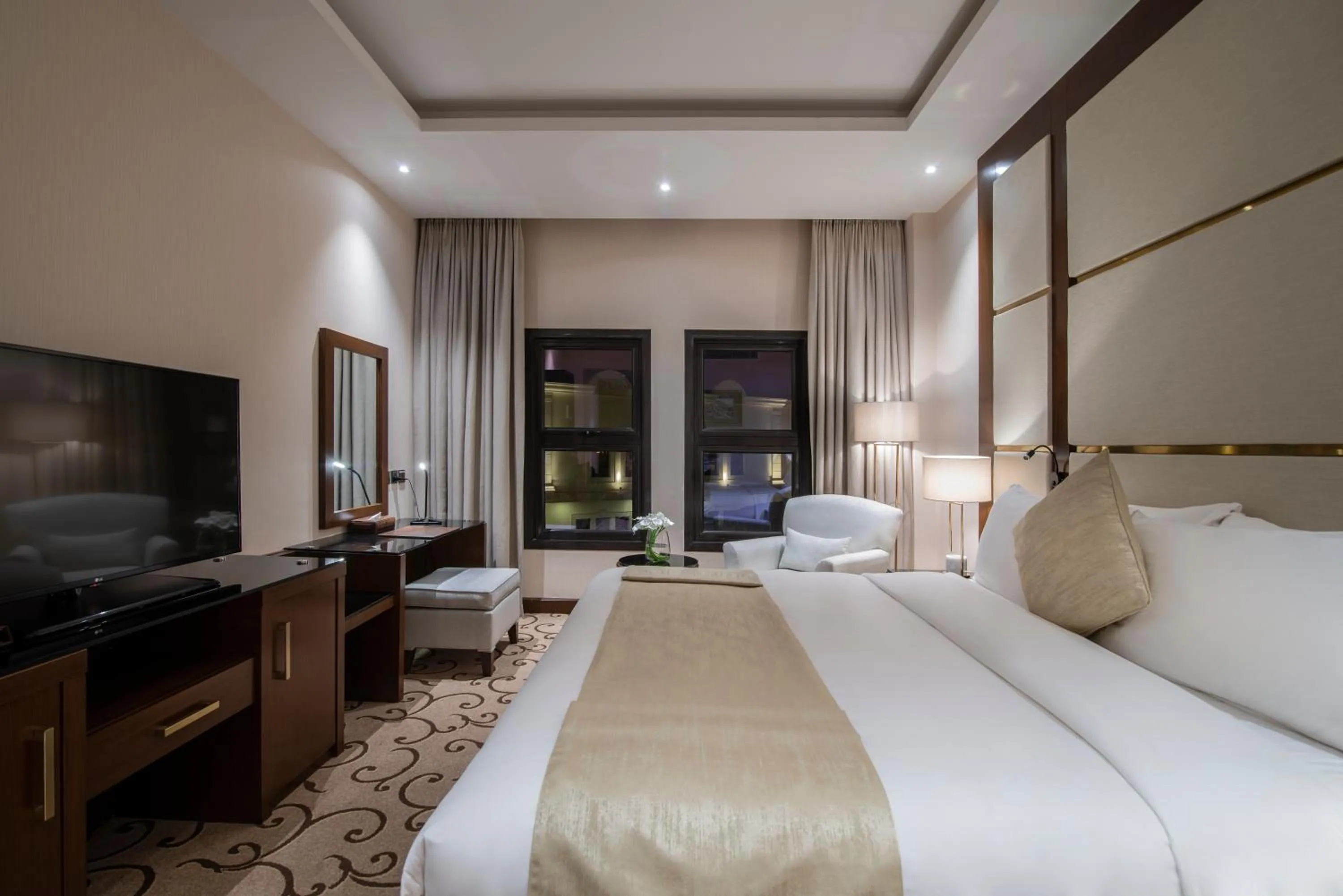 Bed in Vittori Palace Hotel and Residences