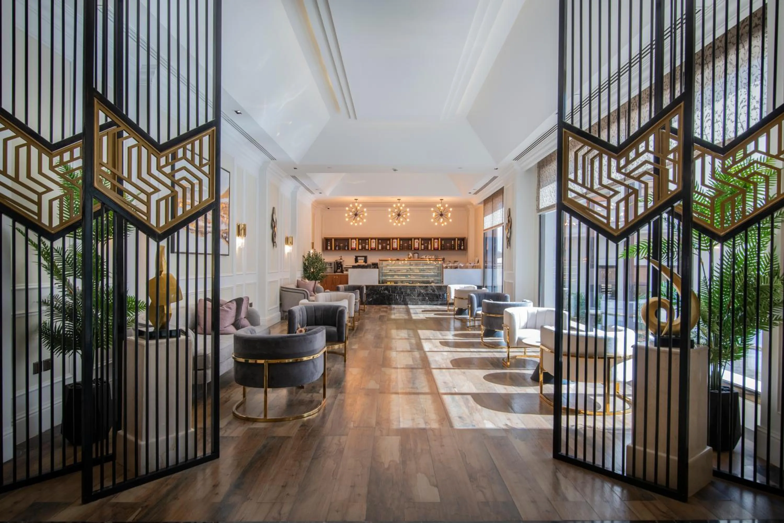 Lounge or bar in Vittori Palace Hotel and Residences