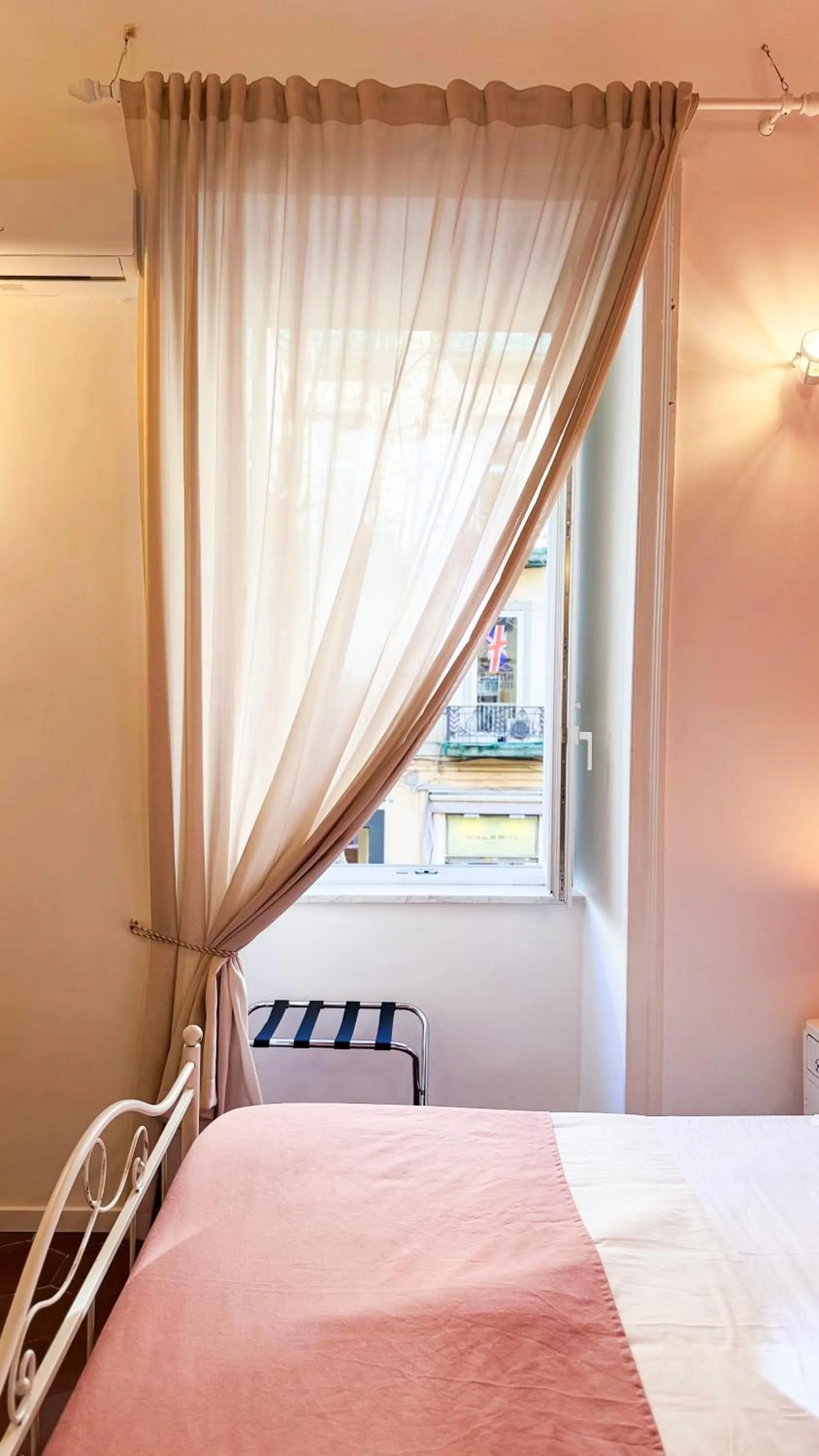 Bed in Suite Scarlatti