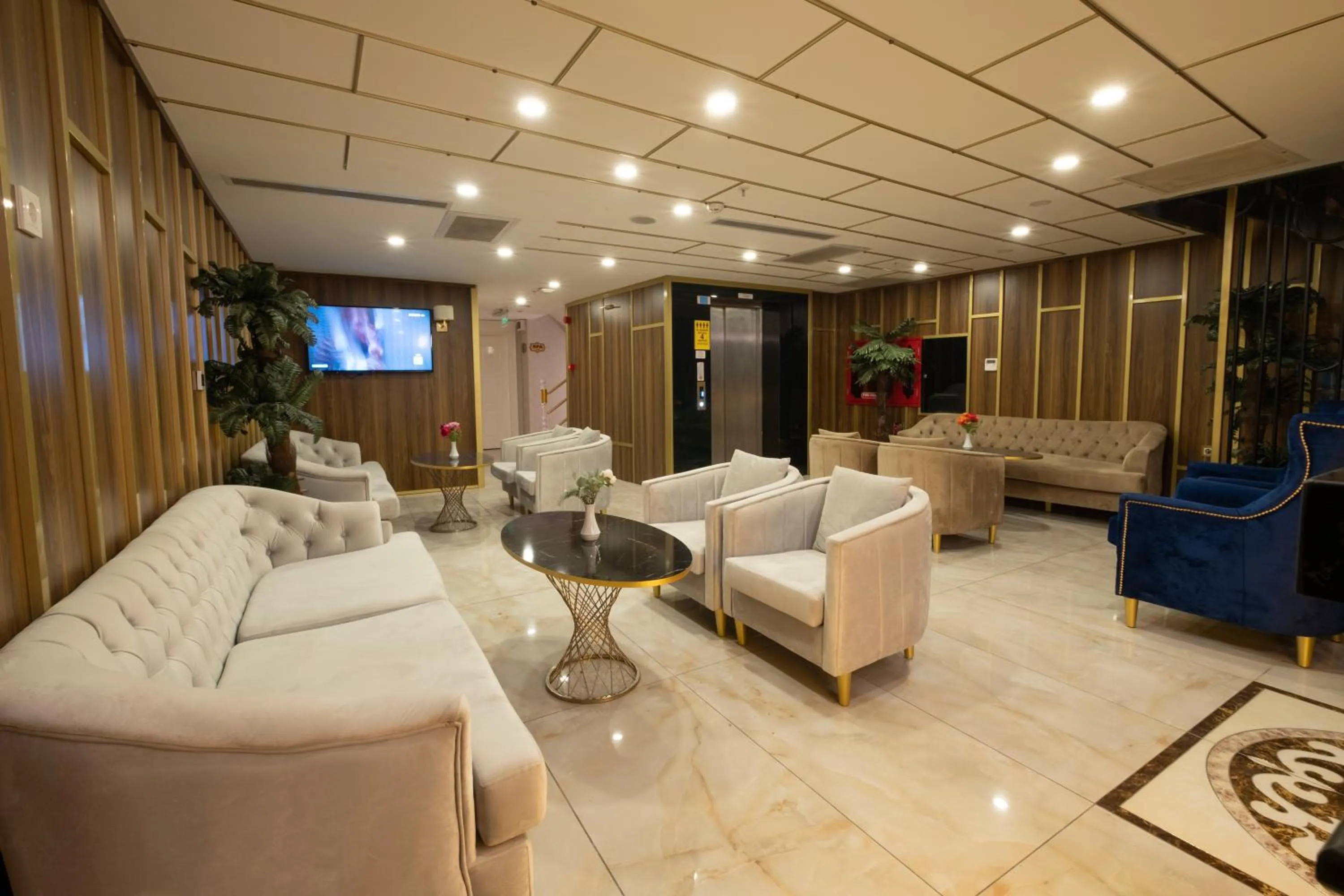 Leslion Luxury Hotel